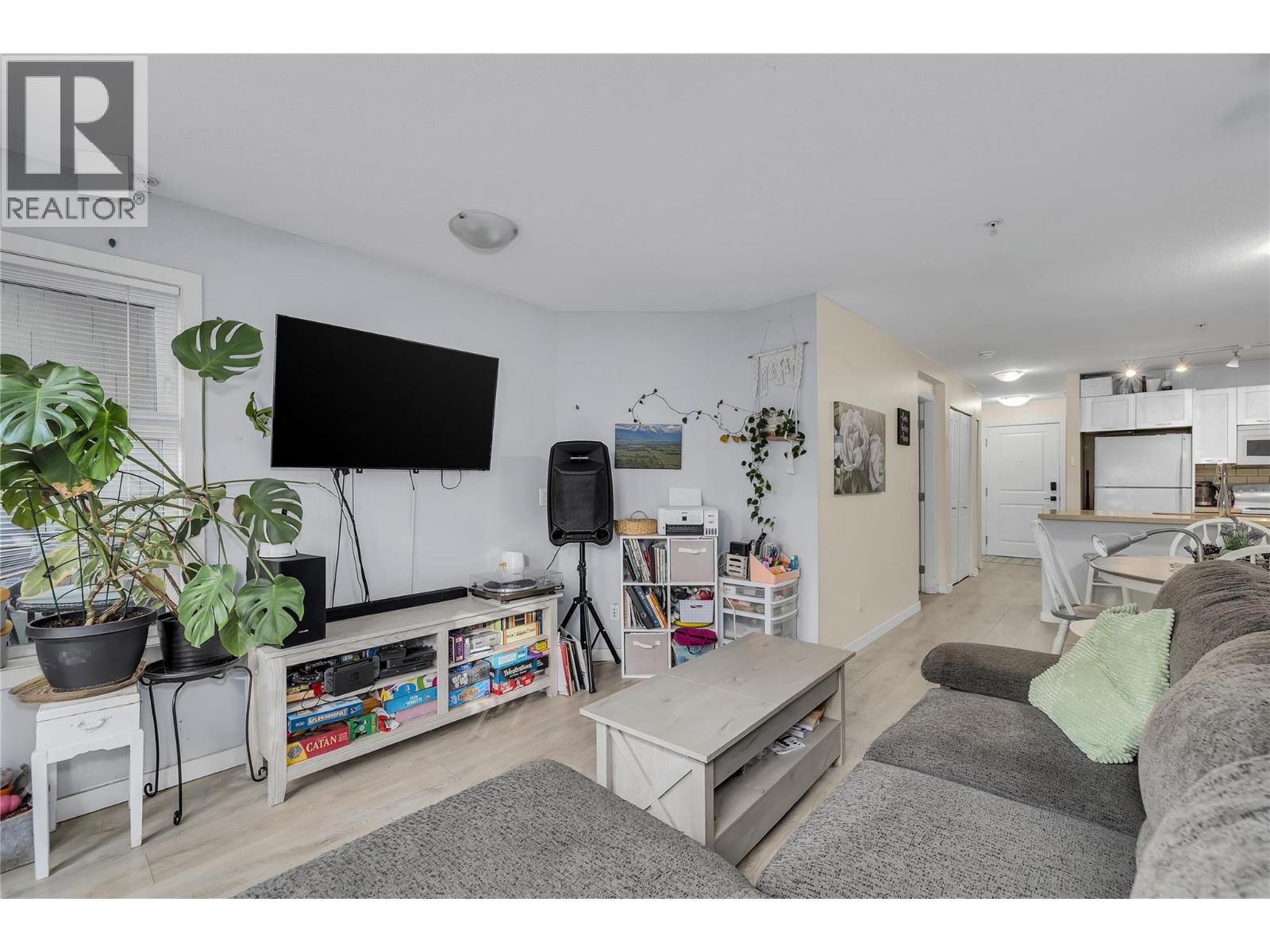 Picture for Unit #111, 539 Yates  Road https://www.cirrealty.ca/reb/bc/6/10365406_28.jpg