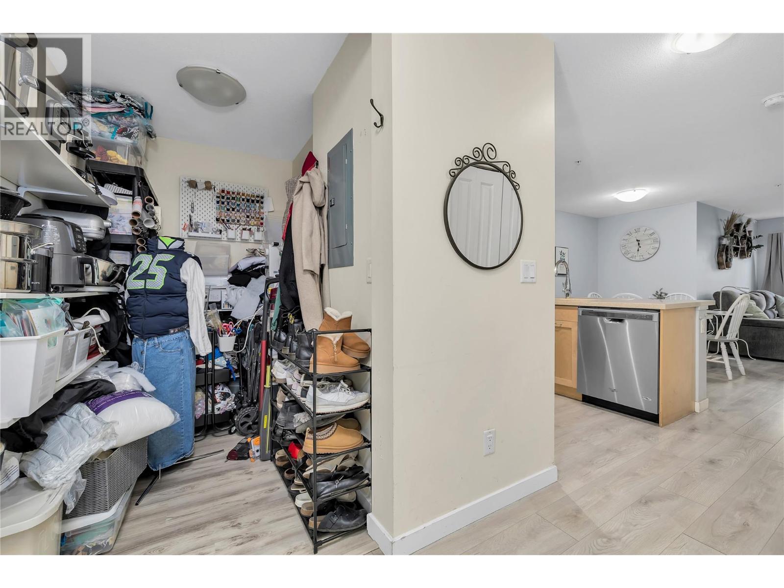 Picture for Unit #111, 539 Yates  Road https://www.cirrealty.ca/reb/bc/6/10365406_30.jpg