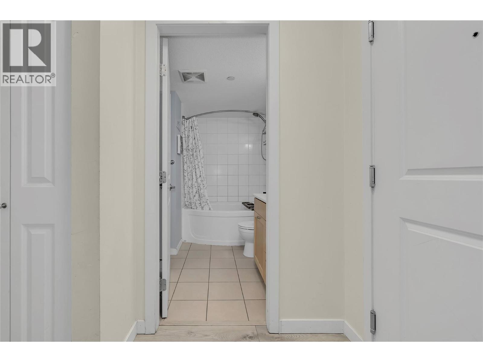 Picture for Unit #111, 539 Yates  Road https://www.cirrealty.ca/reb/bc/6/10365406_39.jpg