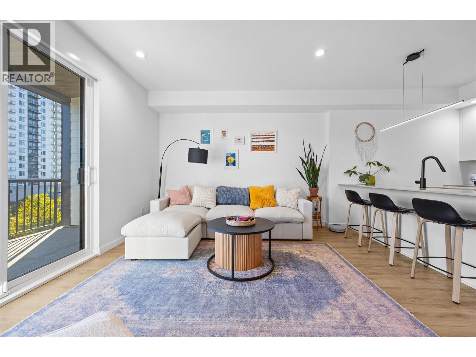 Picture for Unit #405, 660 Cawston  Avenue https://www.cirrealty.ca/reb/bc/6/10365466_11.jpg