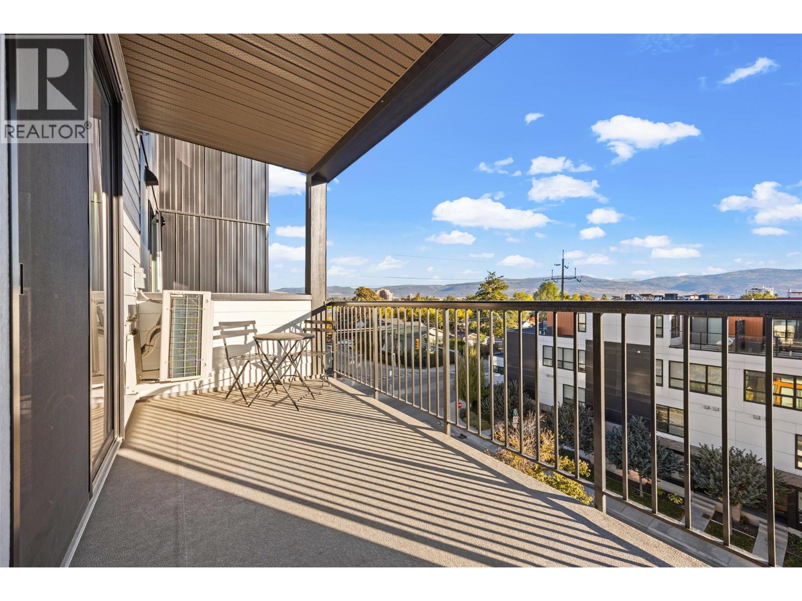 Picture for Unit #405, 660 Cawston  Avenue https://www.cirrealty.ca/reb/bc/6/10365466_14.jpg