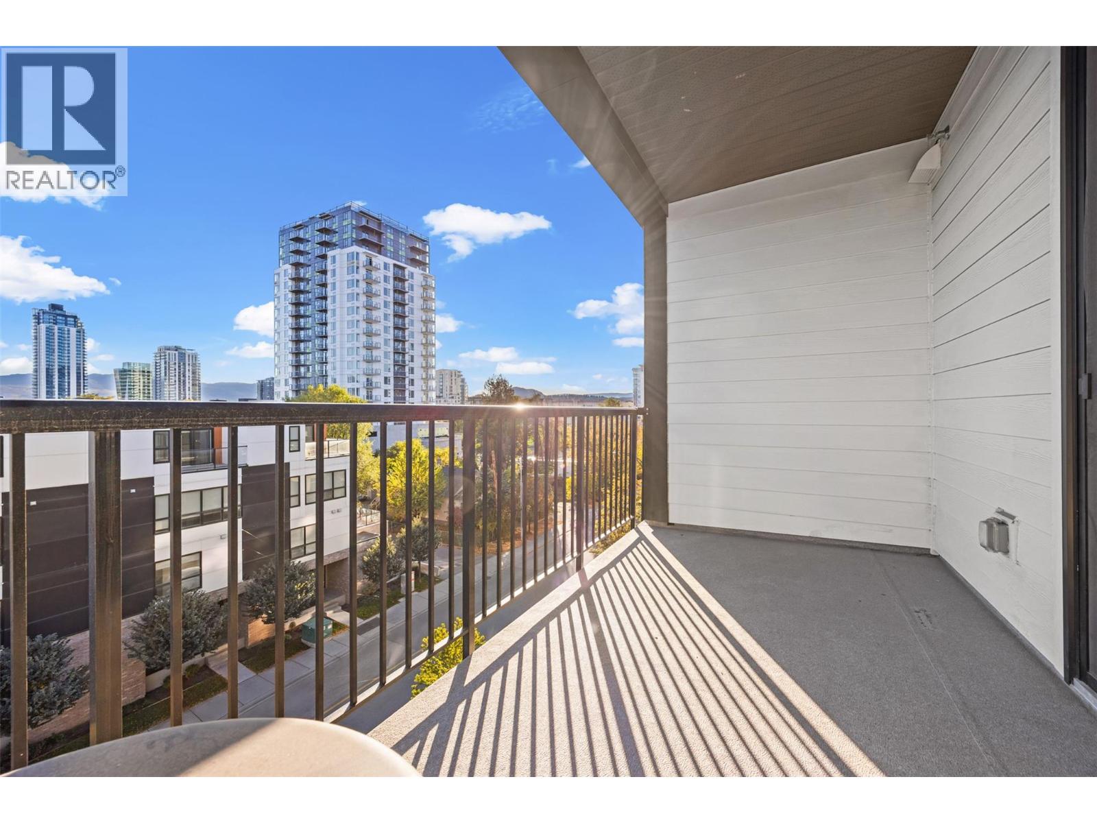 Picture for Unit #405, 660 Cawston  Avenue https://www.cirrealty.ca/reb/bc/6/10365466_15.jpg