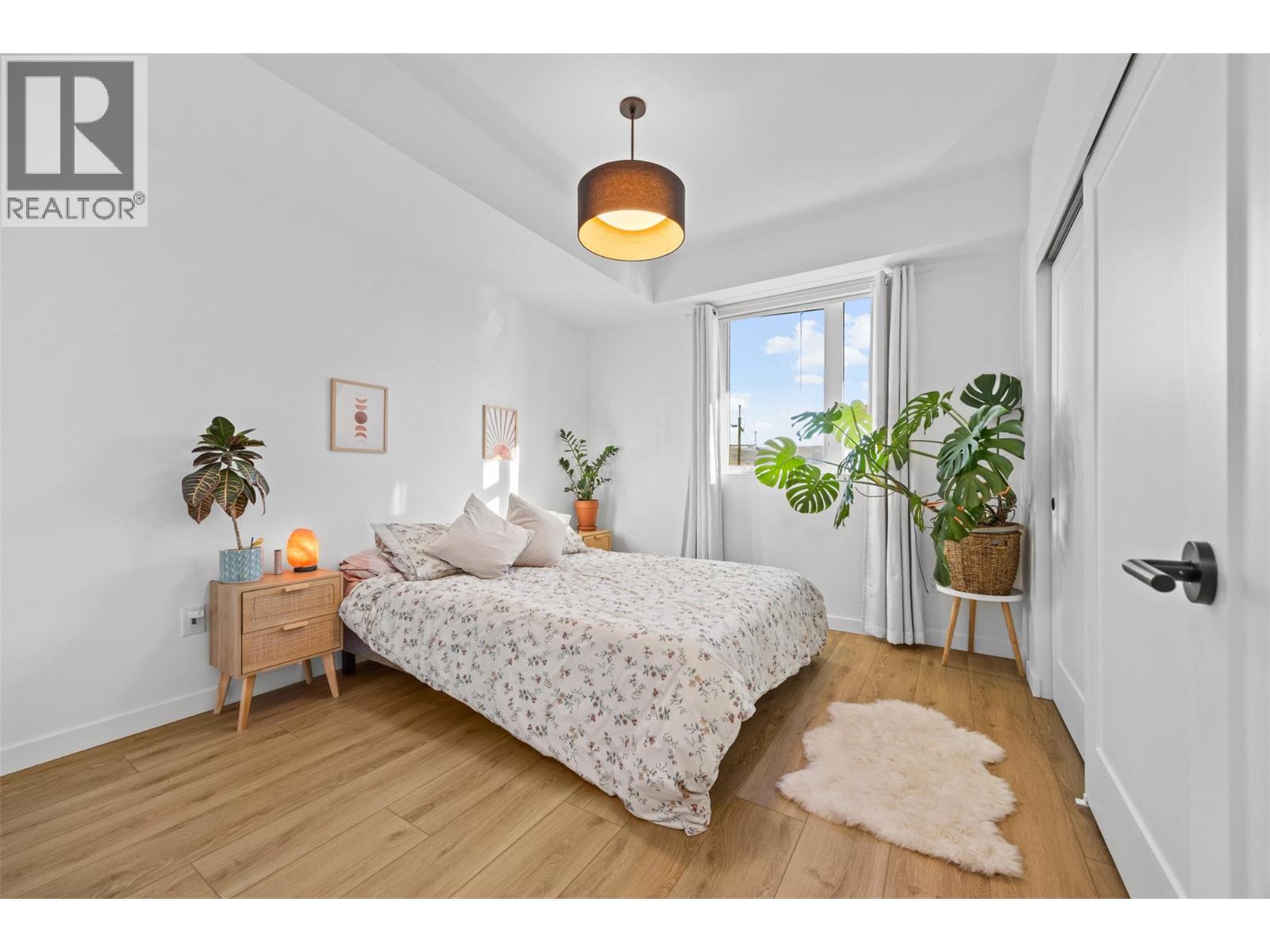 Picture for Unit #405, 660 Cawston  Avenue https://www.cirrealty.ca/reb/bc/6/10365466_16.jpg