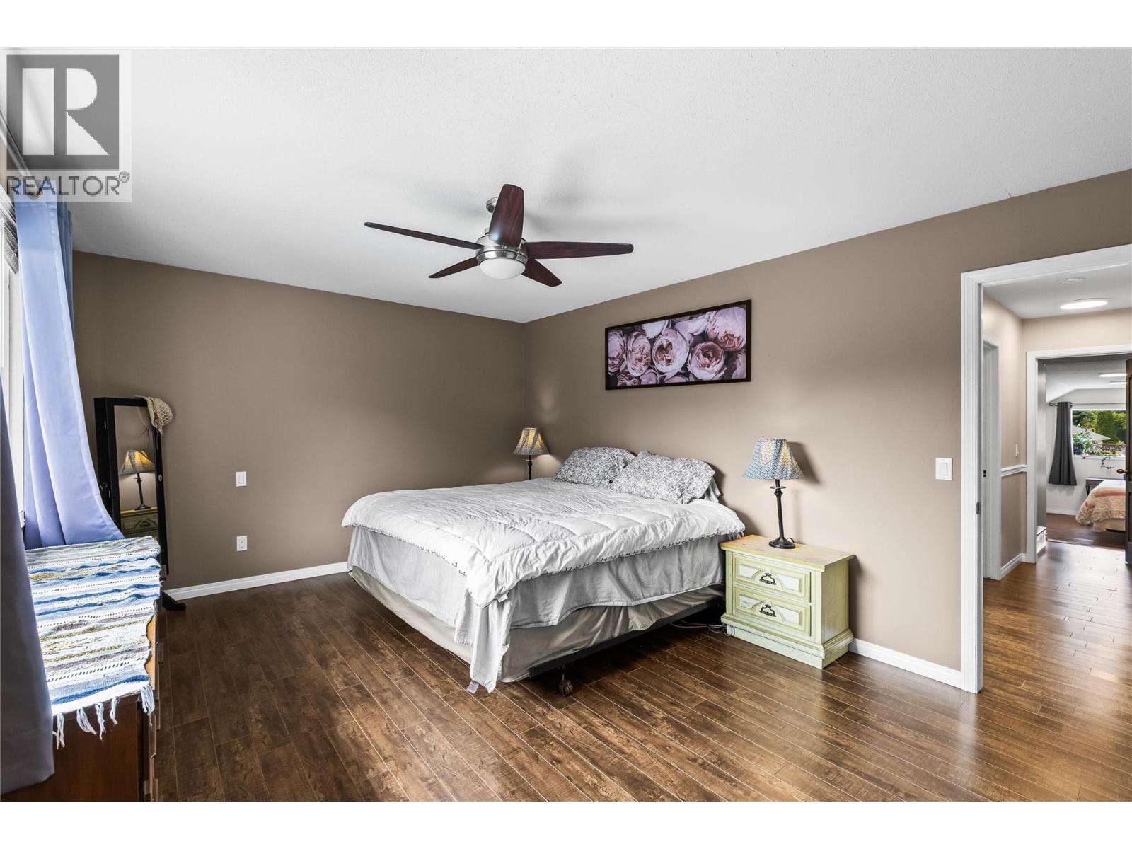 Picture for 2395 Shannon Ridge  Drive https://www.cirrealty.ca/reb/bc/6/10365576_23.jpg