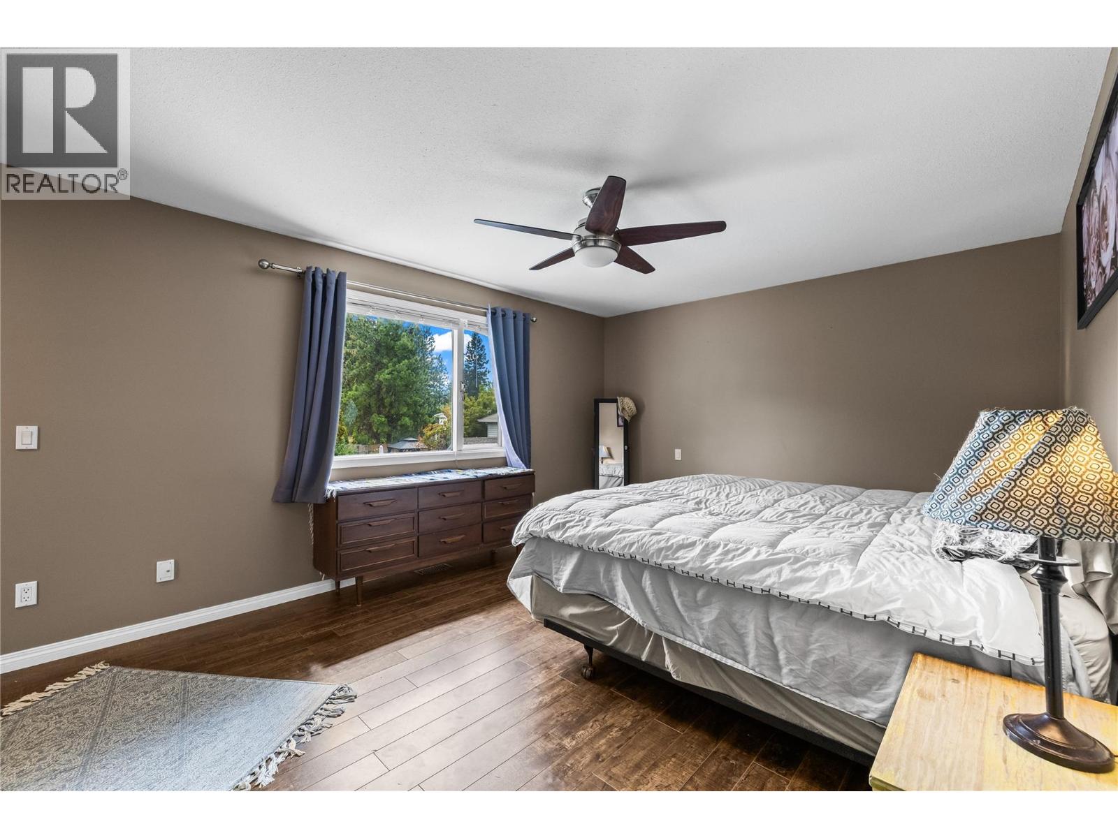 Picture for 2395 Shannon Ridge  Drive https://www.cirrealty.ca/reb/bc/6/10365576_24.jpg