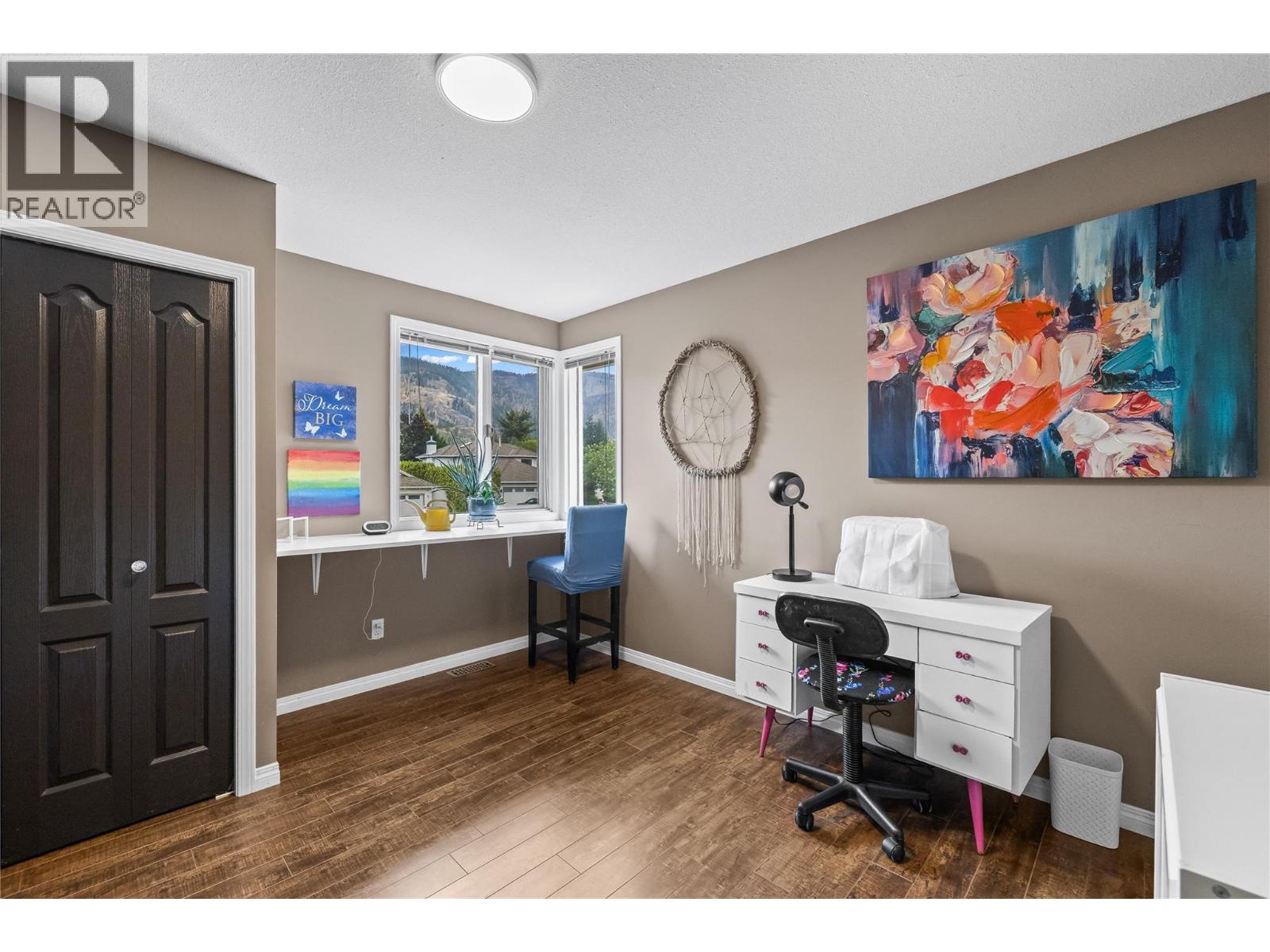 Picture for 2395 Shannon Ridge  Drive https://www.cirrealty.ca/reb/bc/6/10365576_28.jpg