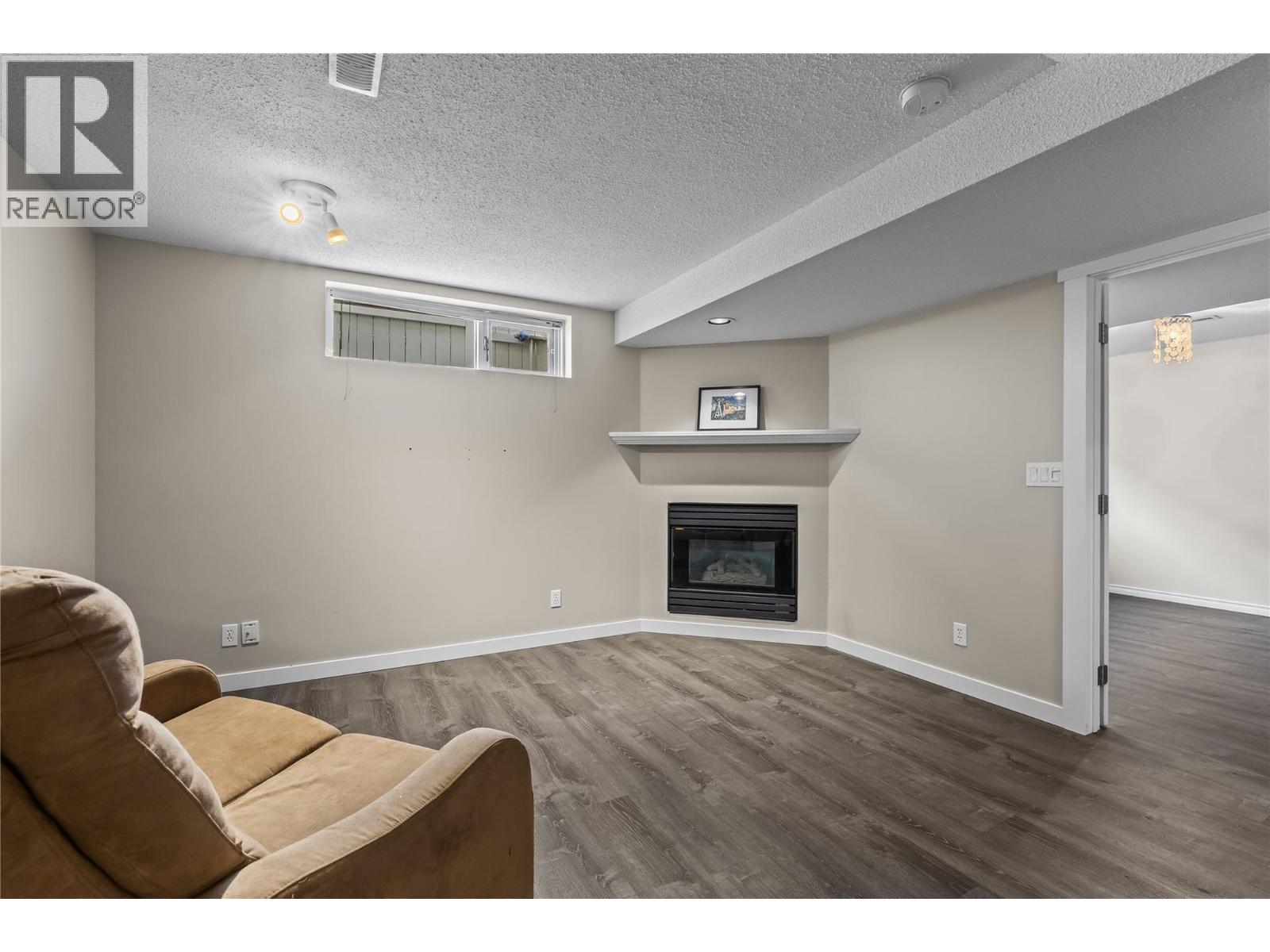 Picture for 2395 Shannon Ridge  Drive https://www.cirrealty.ca/reb/bc/6/10365576_34.jpg