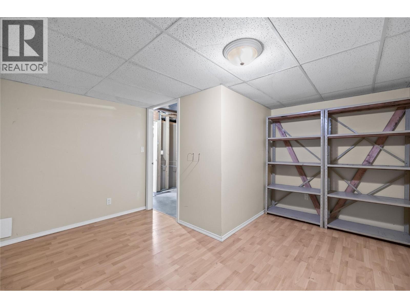 Picture for 2395 Shannon Ridge  Drive https://www.cirrealty.ca/reb/bc/6/10365576_43.jpg