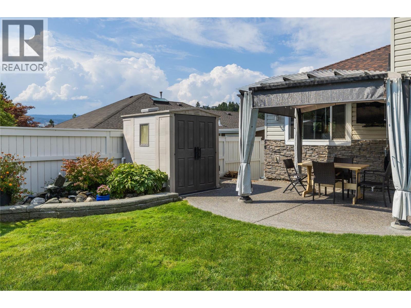 Picture for 2395 Shannon Ridge  Drive https://www.cirrealty.ca/reb/bc/6/10365576_51.jpg