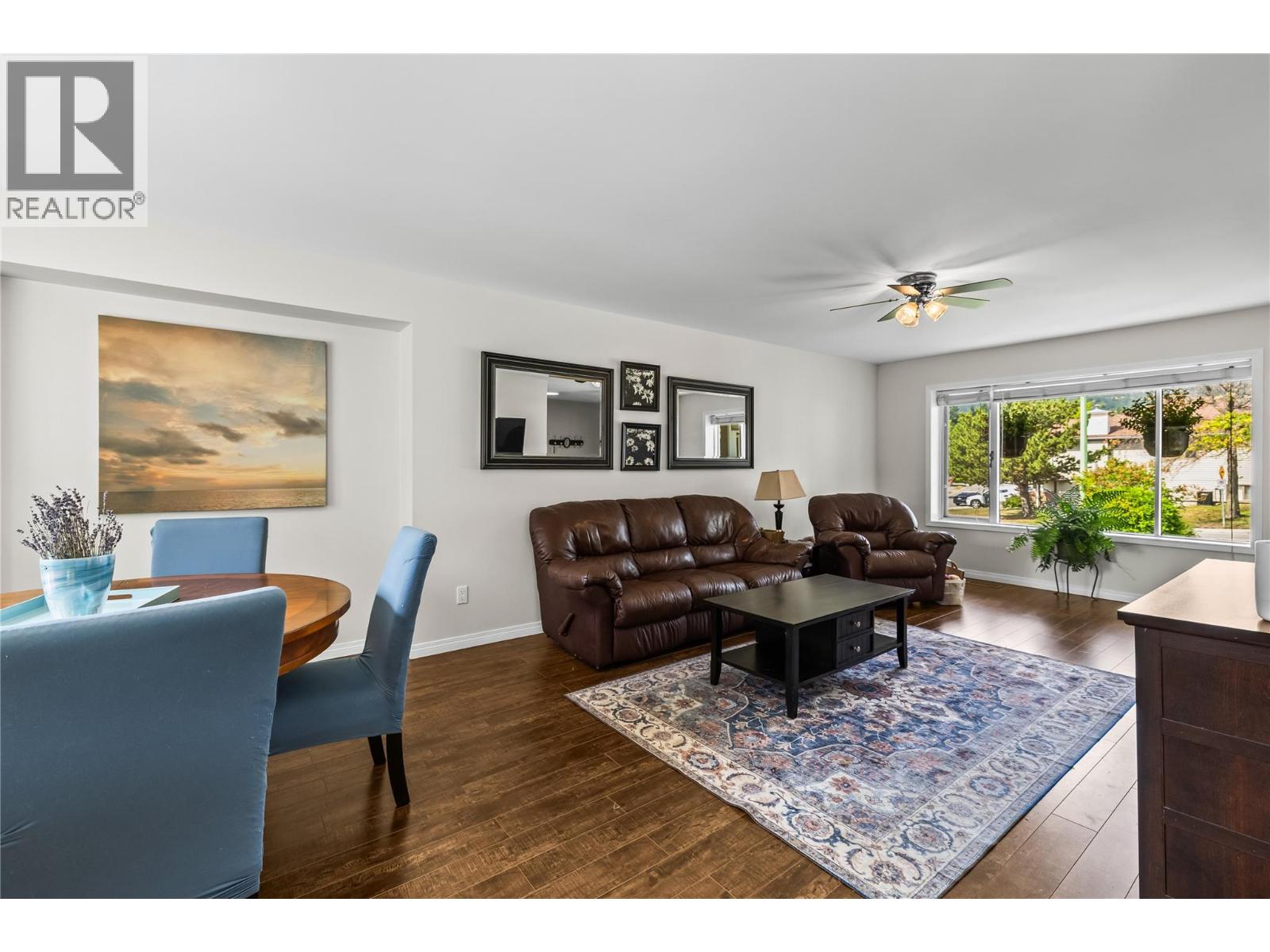 Picture for 2395 Shannon Ridge  Drive https://www.cirrealty.ca/reb/bc/6/10365576_9.jpg
