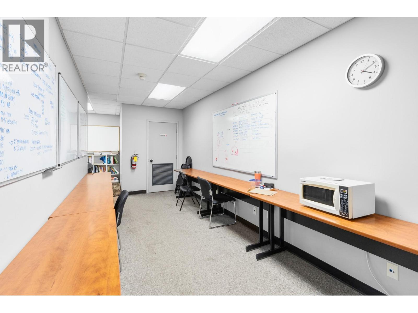 Picture for Unit #200, 532 Leon  Avenue https://www.cirrealty.ca/reb/bc/6/10365836_10.jpg