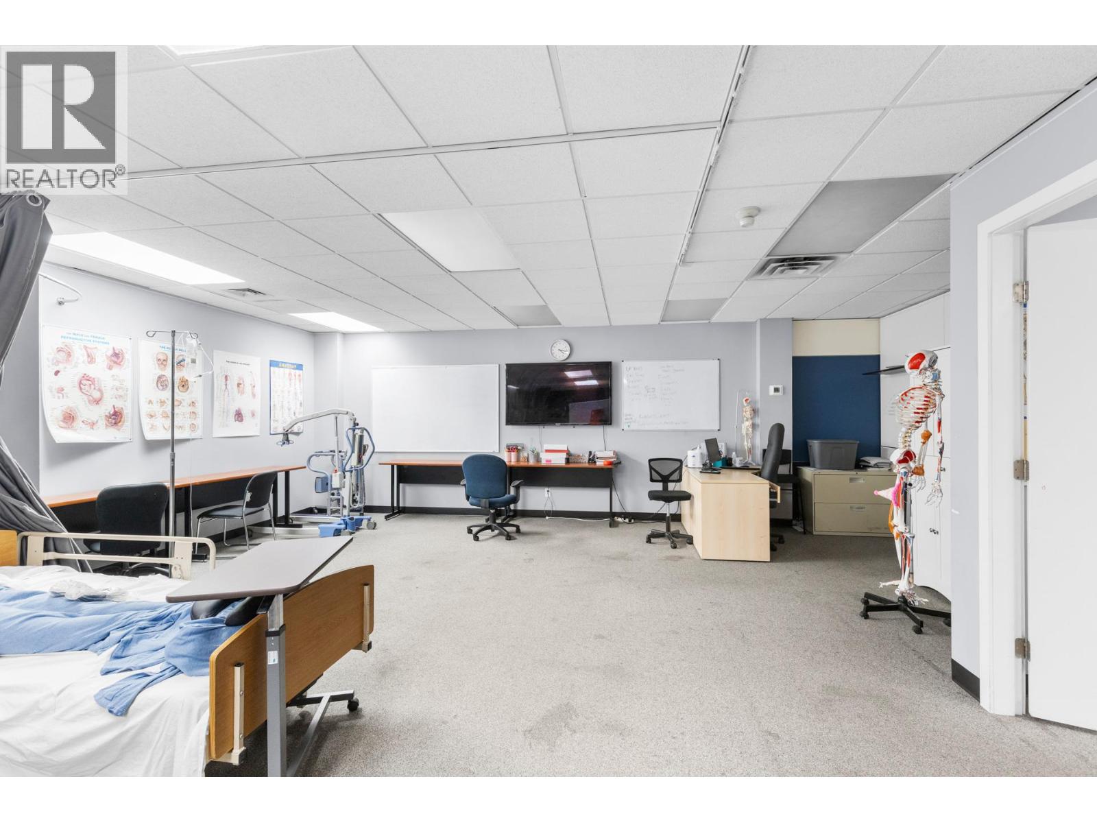 Picture for Unit #200, 532 Leon  Avenue https://www.cirrealty.ca/reb/bc/6/10365836_23.jpg