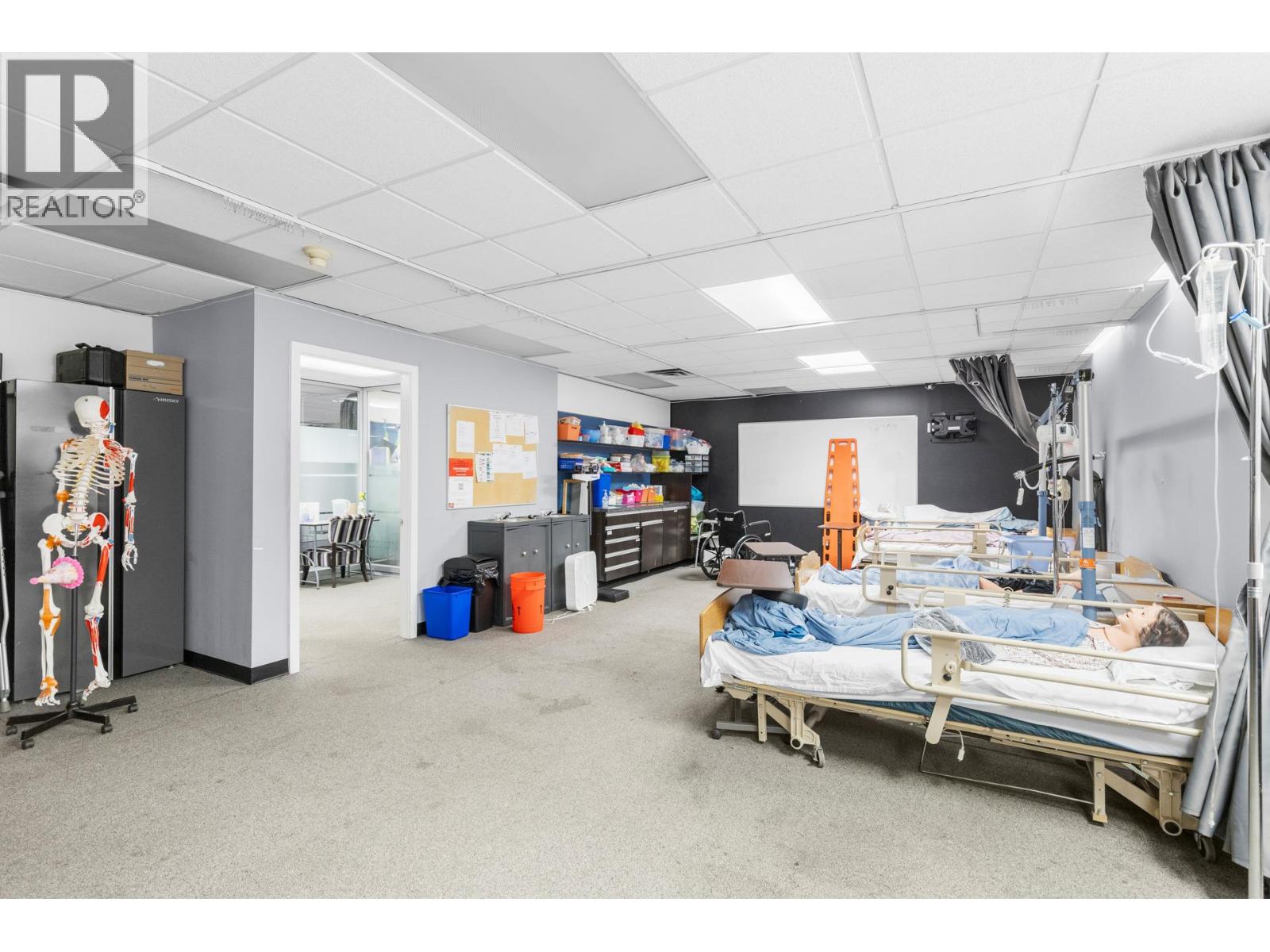 Picture for Unit #200, 532 Leon  Avenue https://www.cirrealty.ca/reb/bc/6/10365836_24.jpg