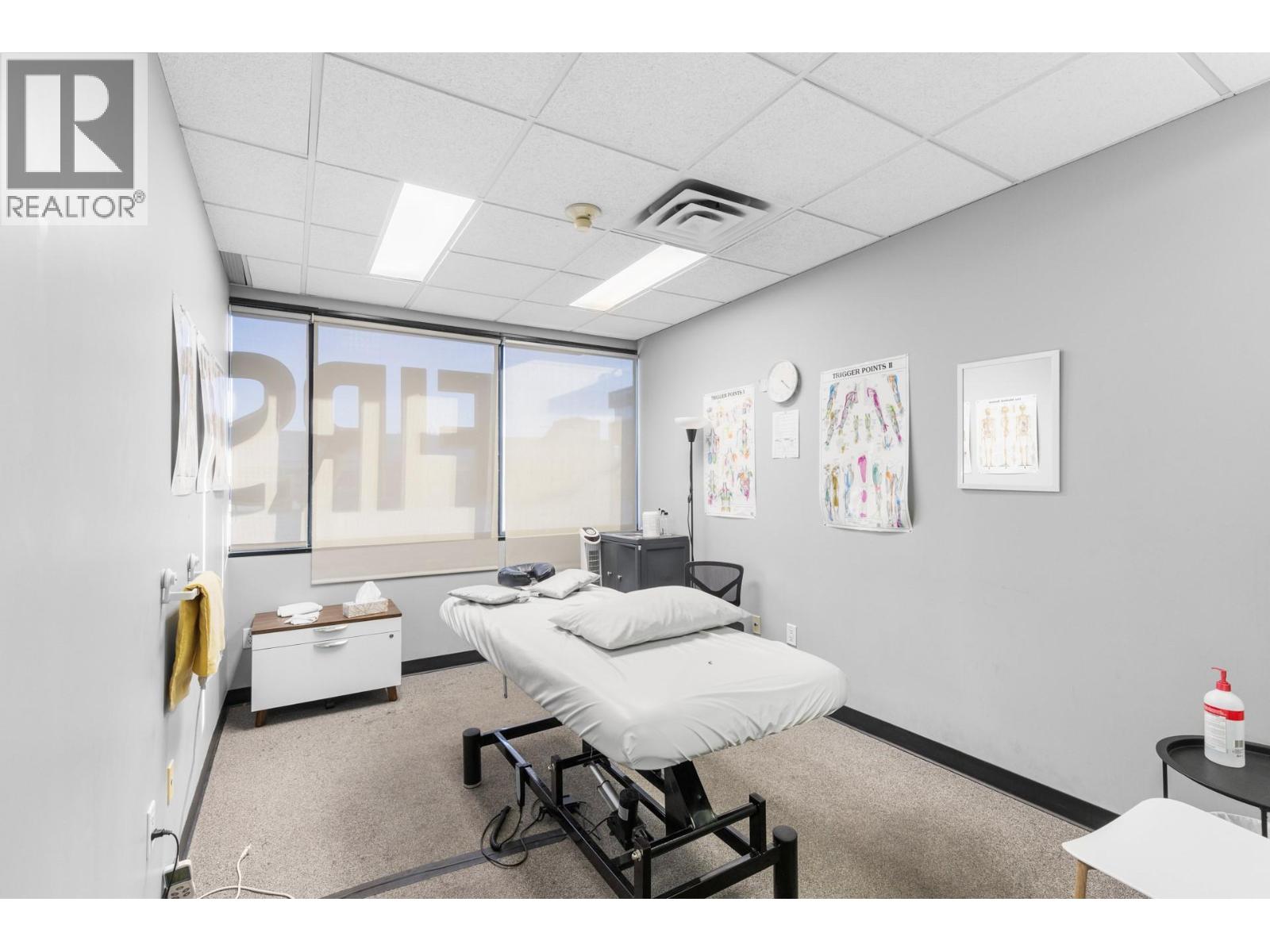 Picture for Unit #200, 532 Leon  Avenue https://www.cirrealty.ca/reb/bc/6/10365836_27.jpg