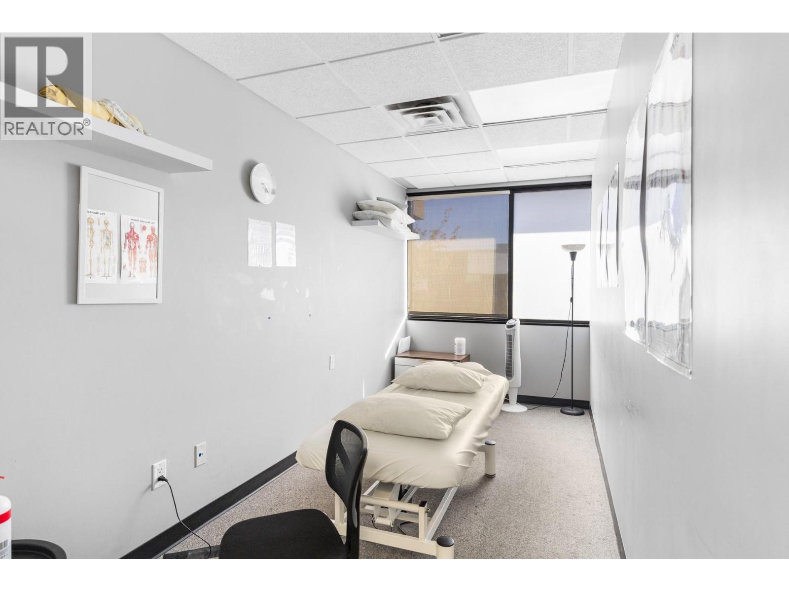 Picture for Unit #200, 532 Leon  Avenue https://www.cirrealty.ca/reb/bc/6/10365836_31.jpg