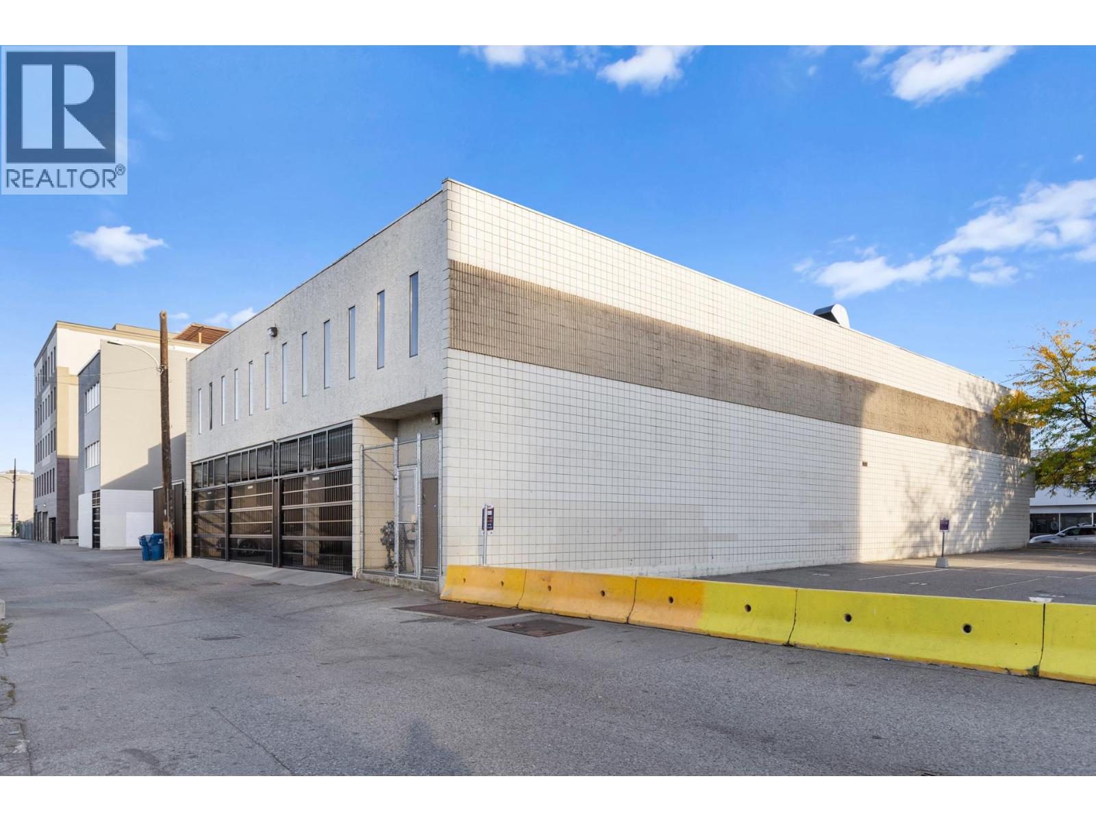 Picture for Unit #200, 532 Leon  Avenue https://www.cirrealty.ca/reb/bc/6/10365836_35.jpg