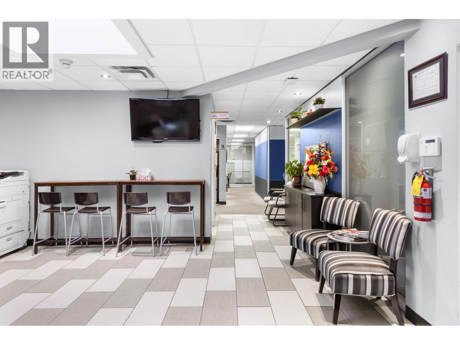 Picture for Unit #200, 532 Leon  Avenue https://www.cirrealty.ca/reb/bc/6/10365836_7.jpg