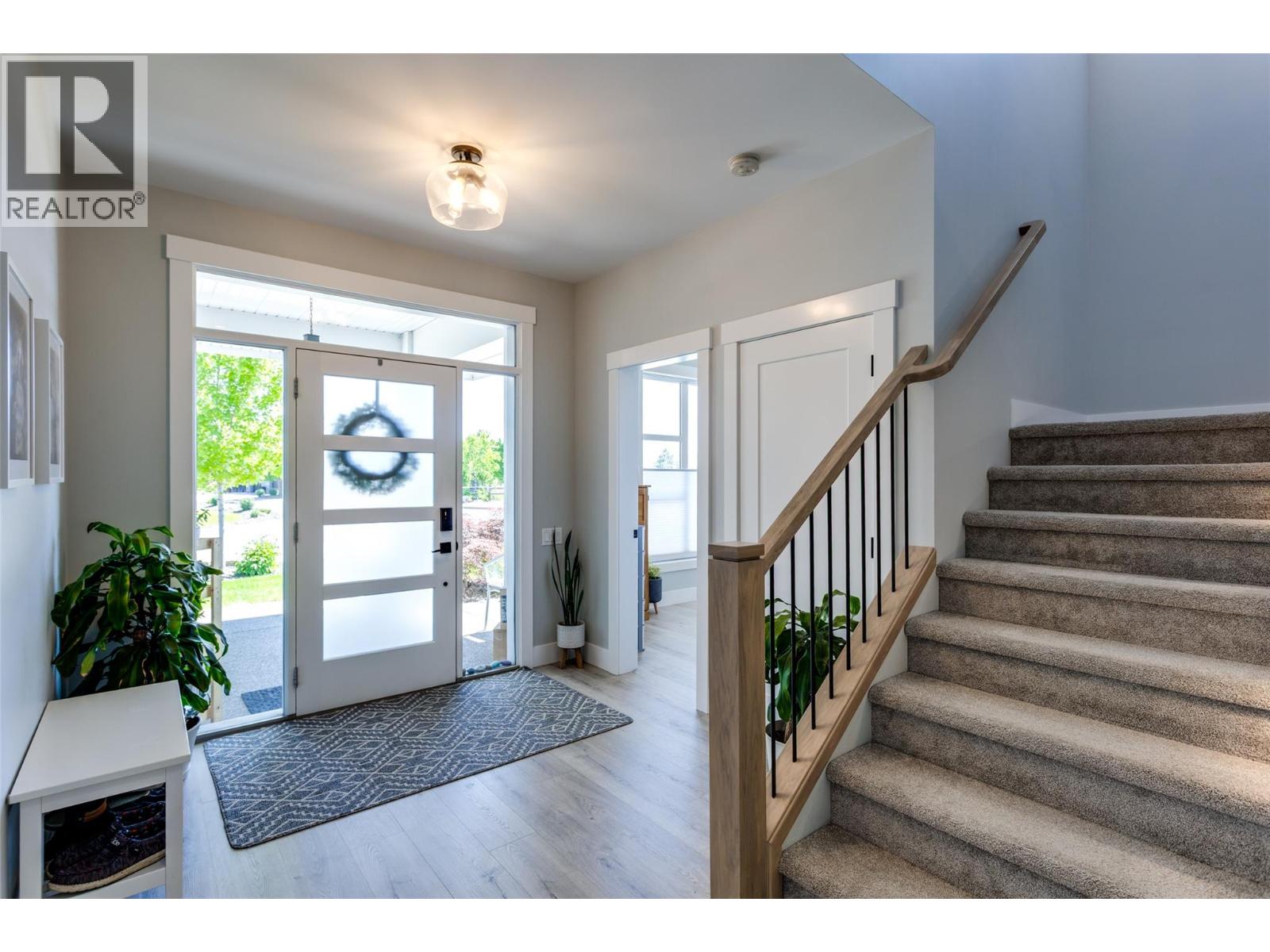 Picture for 218 Echo Ridge  Drive https://www.cirrealty.ca/reb/bc/6/10365926_33.jpg