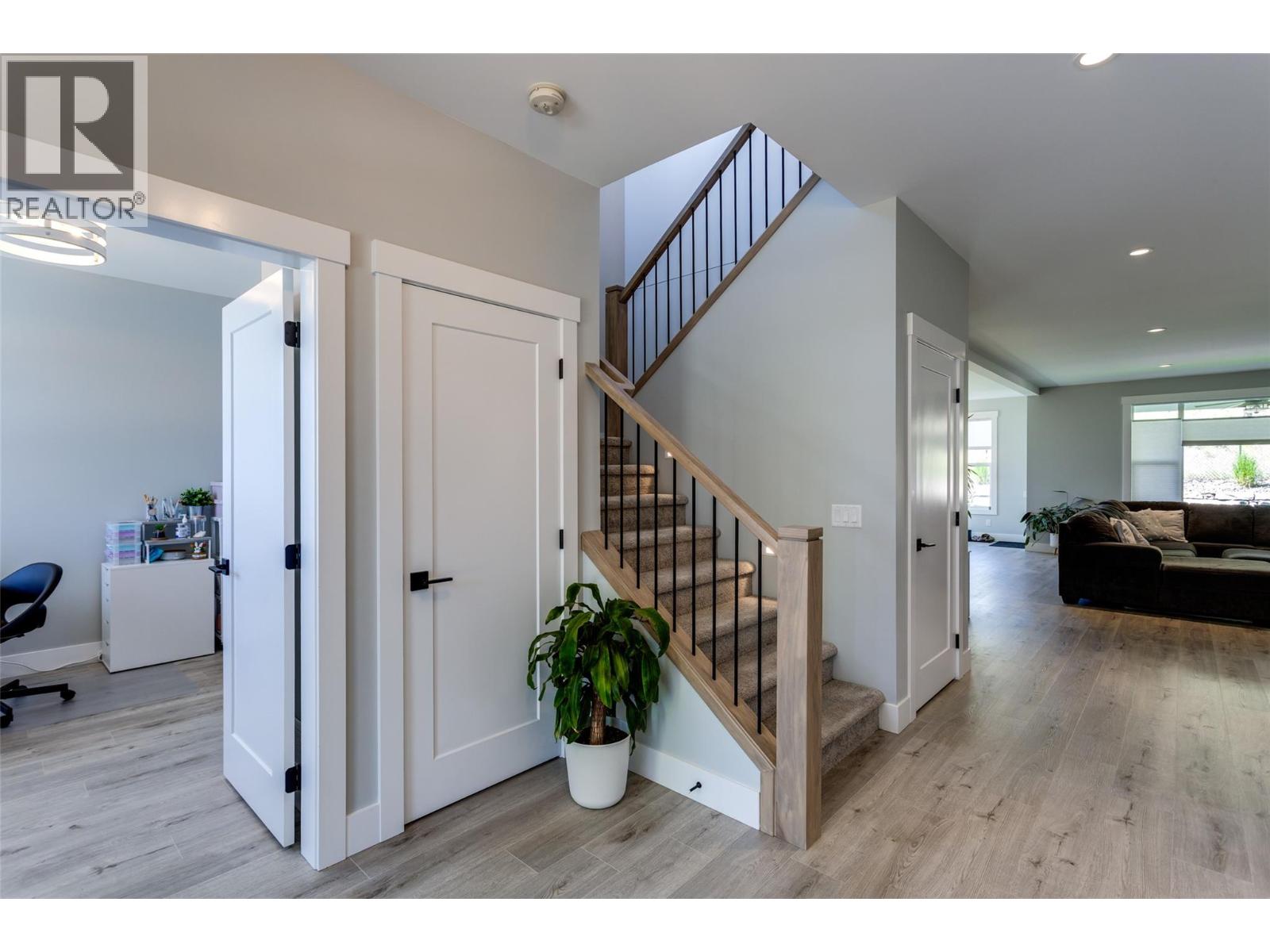 Picture for 218 Echo Ridge  Drive https://www.cirrealty.ca/reb/bc/6/10365926_34.jpg