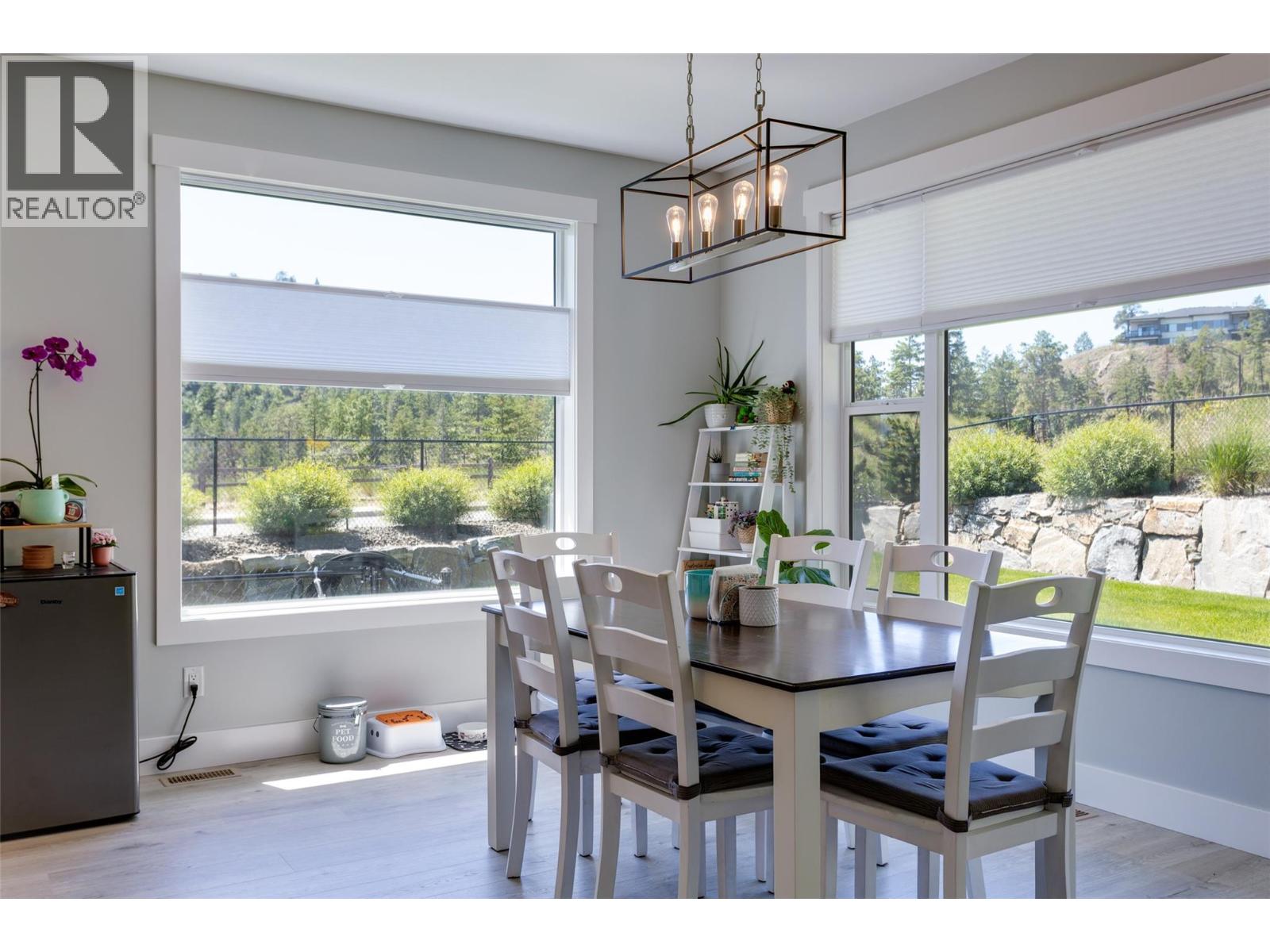 Picture for 218 Echo Ridge  Drive https://www.cirrealty.ca/reb/bc/6/10365926_44.jpg