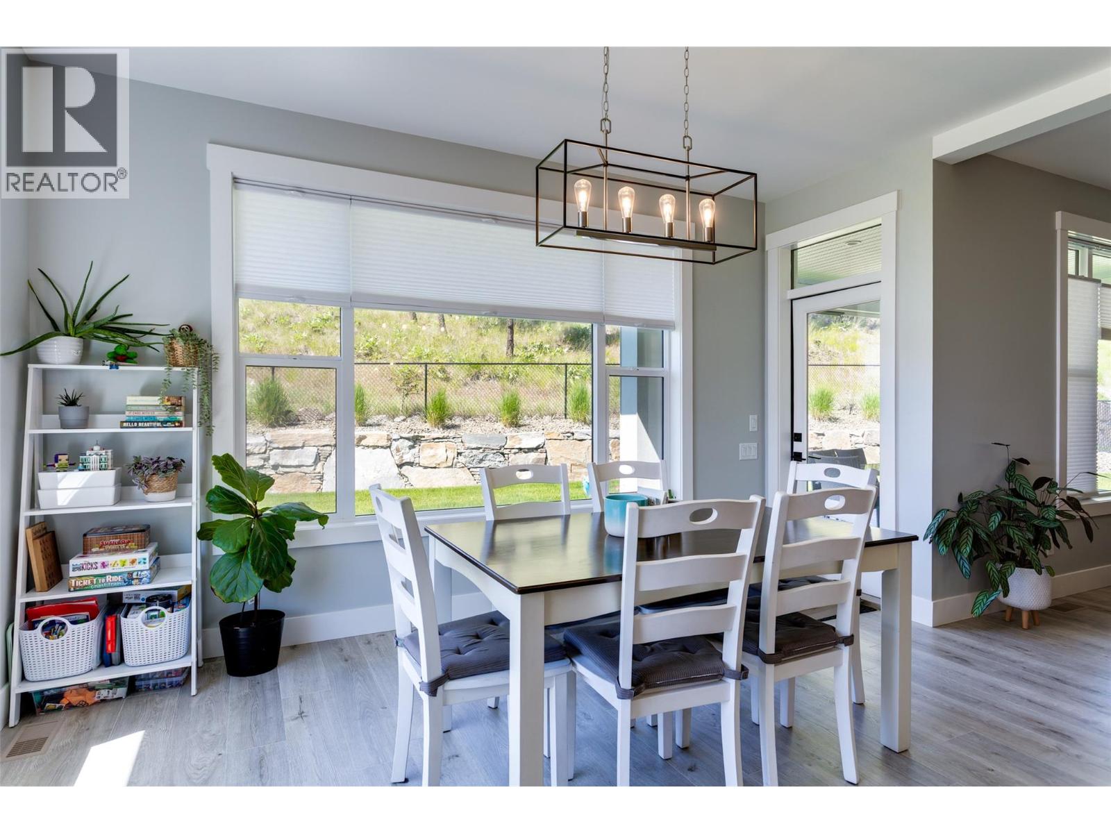 Picture for 218 Echo Ridge  Drive https://www.cirrealty.ca/reb/bc/6/10365926_45.jpg