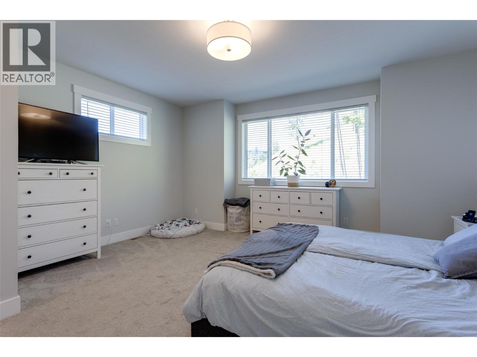 Picture for 218 Echo Ridge  Drive https://www.cirrealty.ca/reb/bc/6/10365926_57.jpg