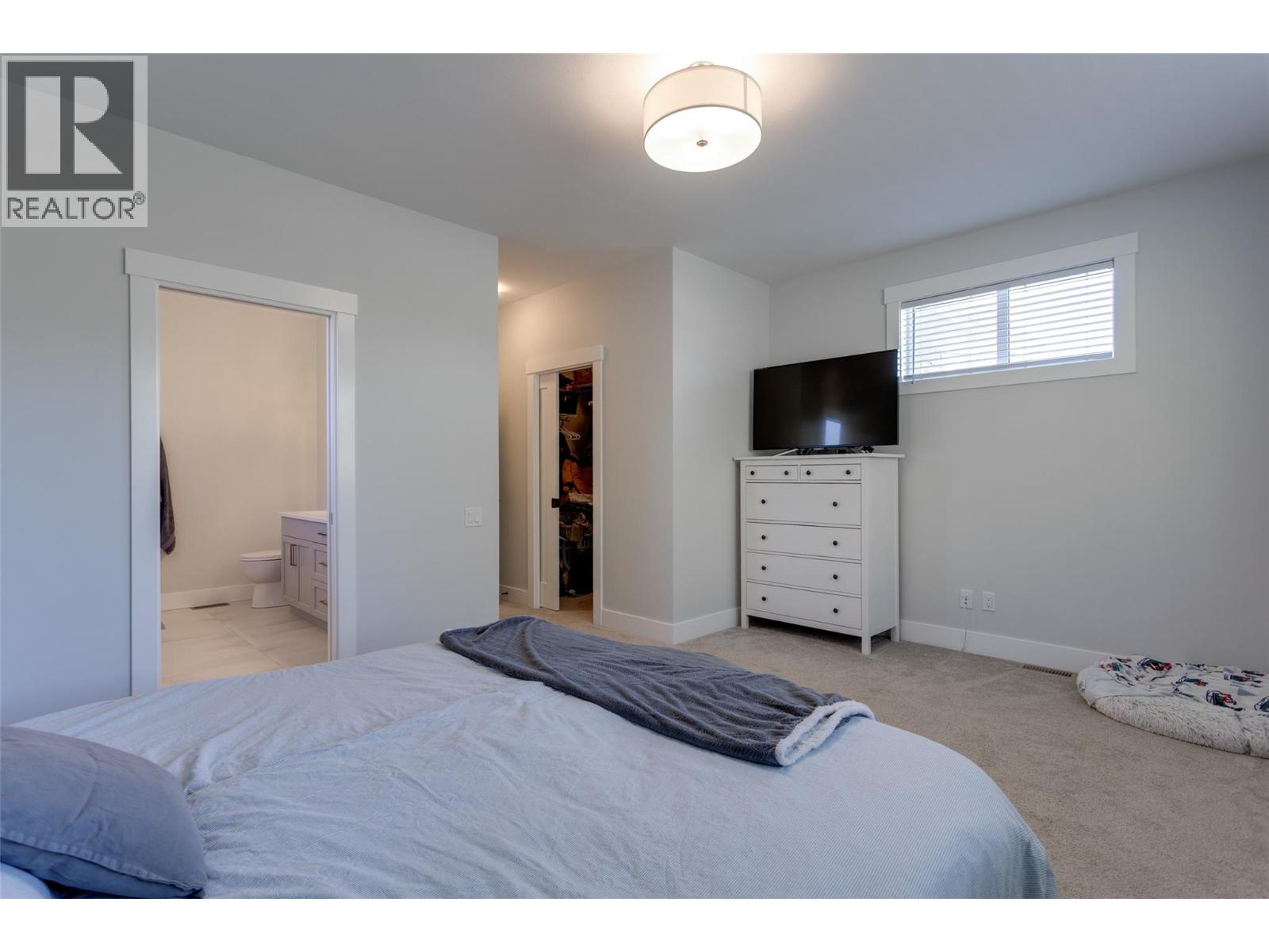 Picture for 218 Echo Ridge  Drive https://www.cirrealty.ca/reb/bc/6/10365926_59.jpg