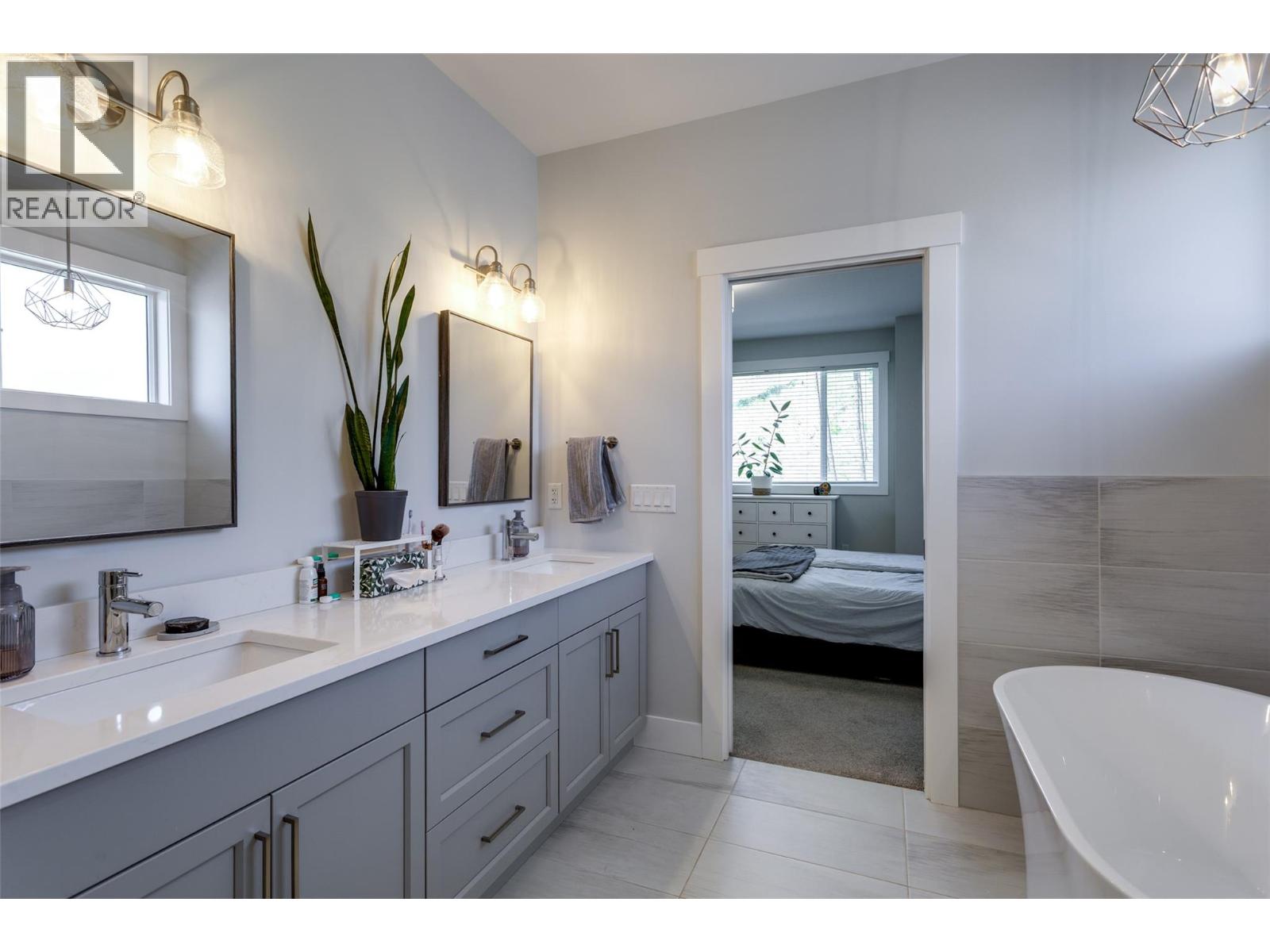 Picture for 218 Echo Ridge  Drive https://www.cirrealty.ca/reb/bc/6/10365926_62.jpg