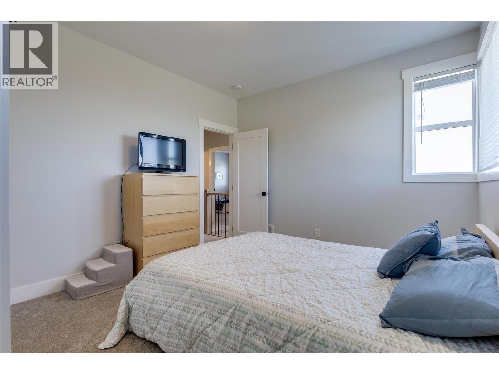 Picture for 218 Echo Ridge  Drive https://www.cirrealty.ca/reb/bc/6/10365926_69.jpg