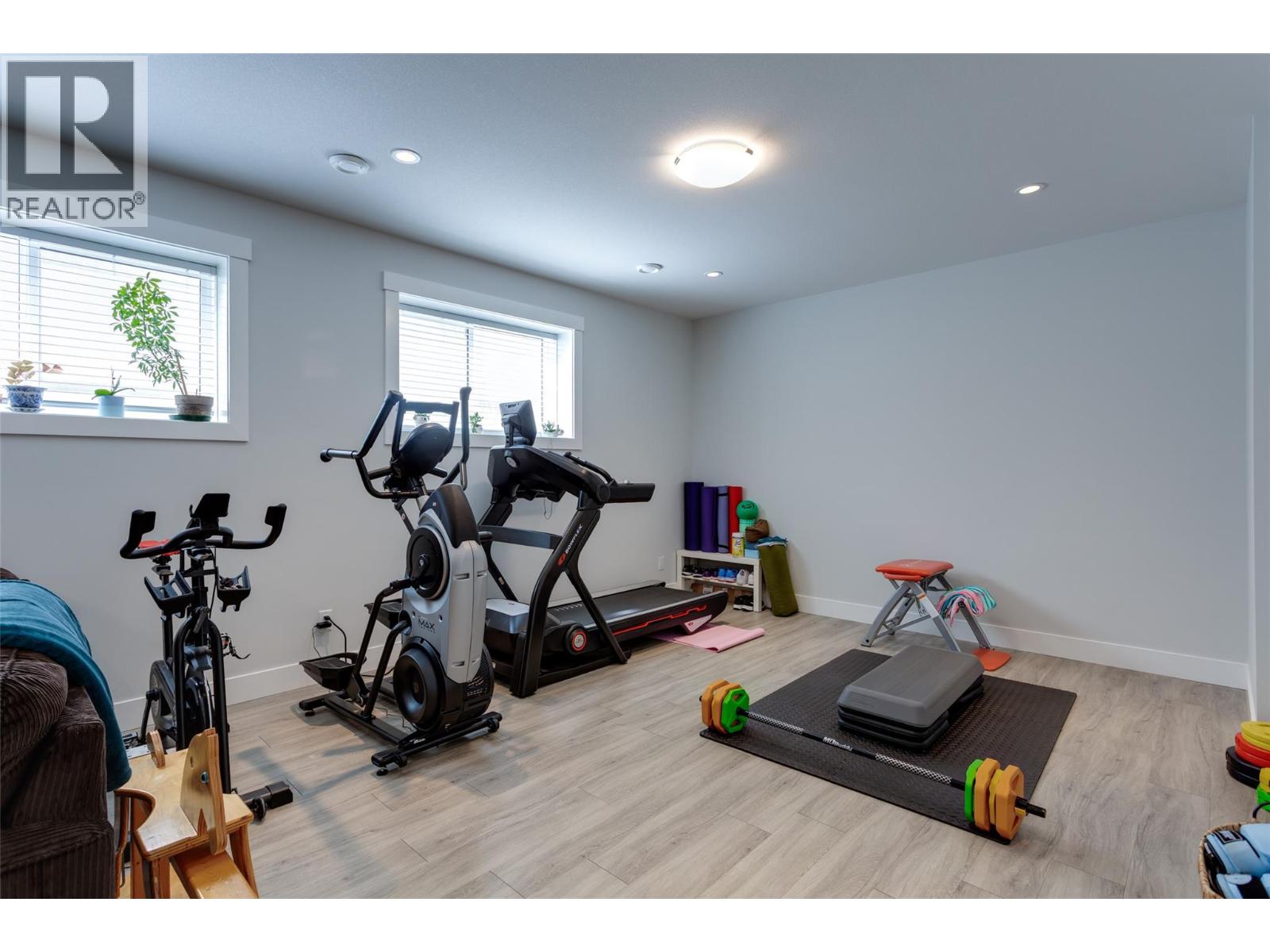 Picture for 218 Echo Ridge  Drive https://www.cirrealty.ca/reb/bc/6/10365926_73.jpg