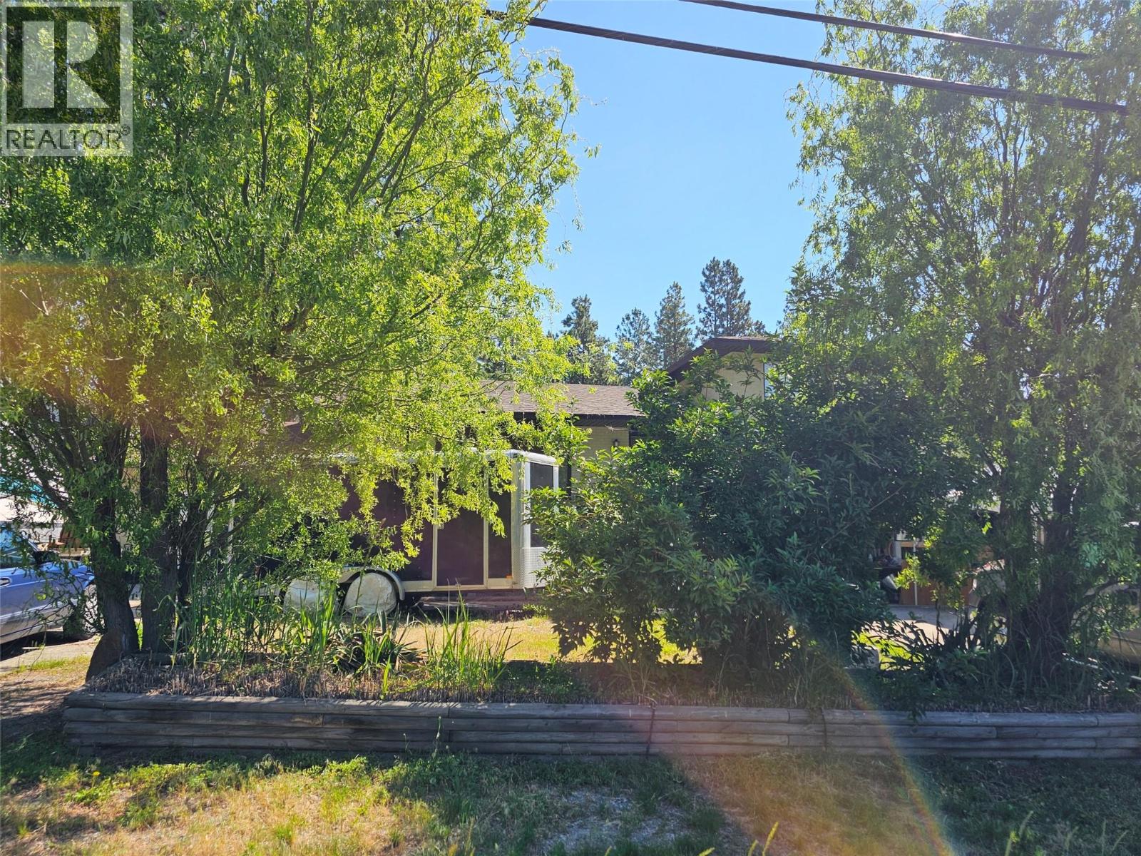 Picture for 599 Clifton  RoadS https://www.cirrealty.ca/reb/bc/6/10366236_44.jpg