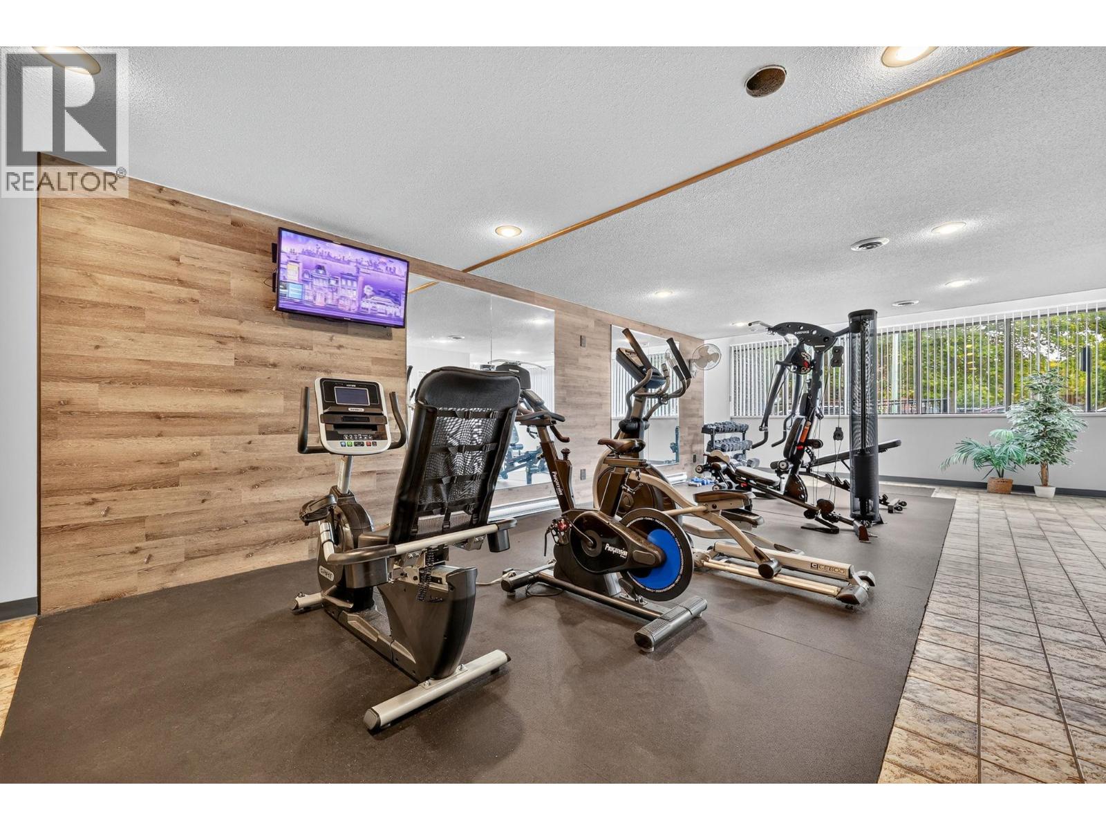 Picture for Unit #1006, 737 Leon  Avenue https://www.cirrealty.ca/reb/bc/6/10366256_33.jpg