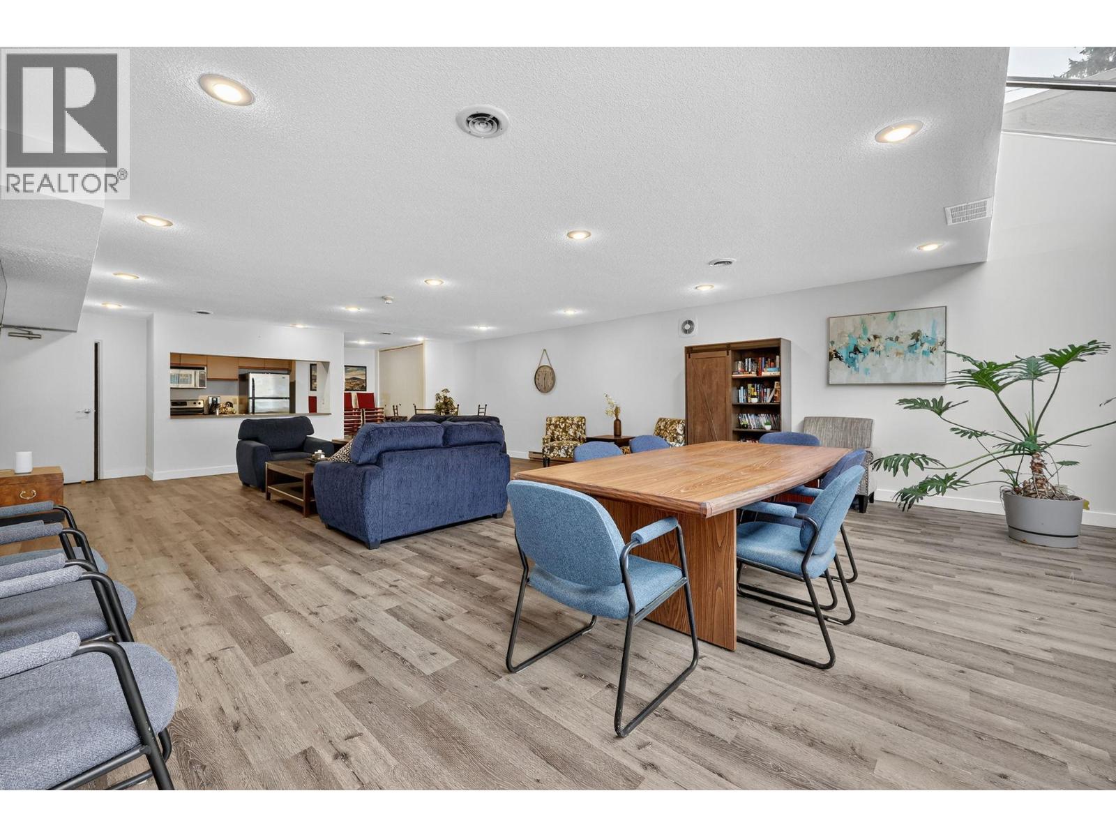 Picture for Unit #1006, 737 Leon  Avenue https://www.cirrealty.ca/reb/bc/6/10366256_36.jpg