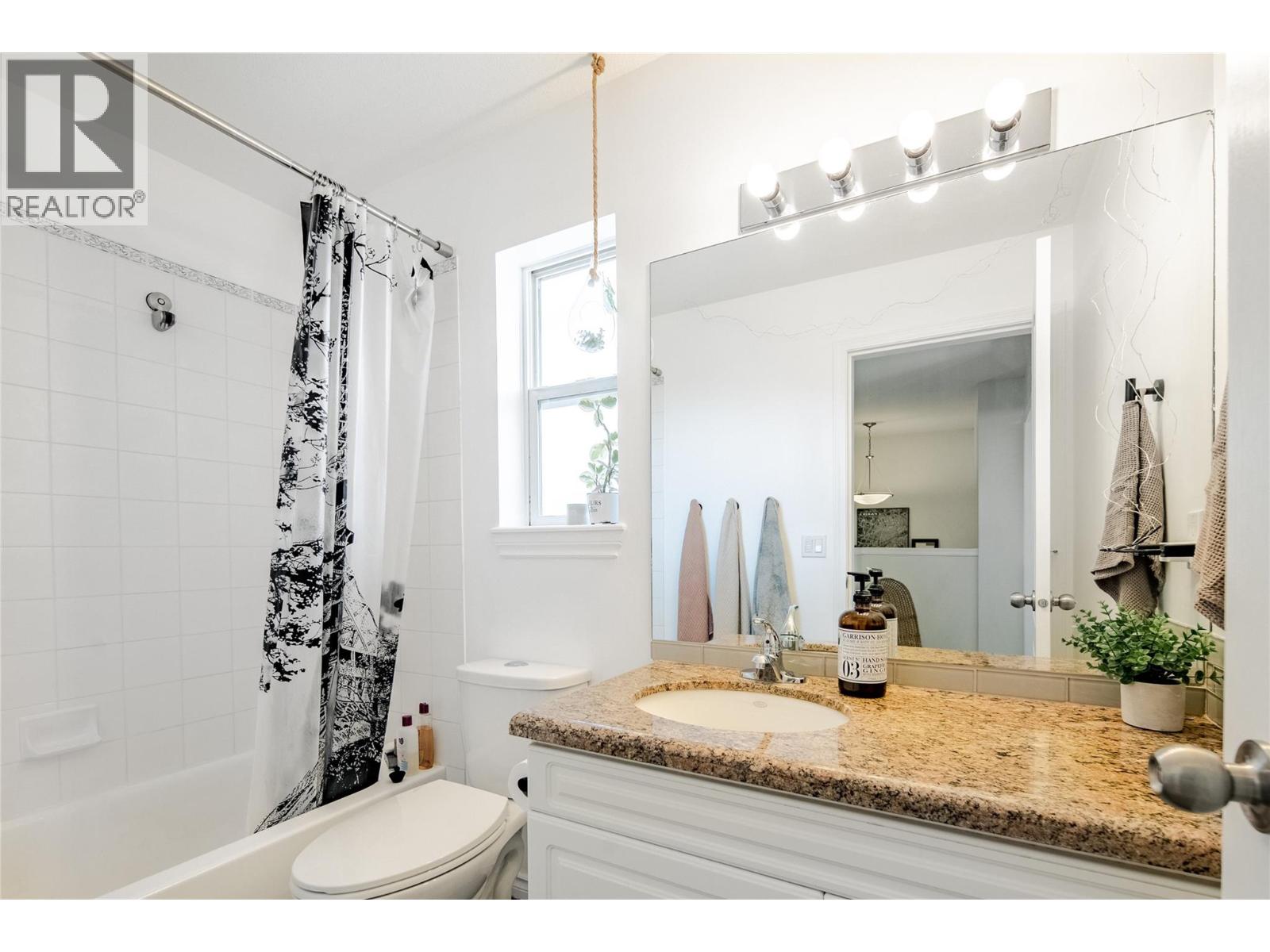 Picture for 2174 Sunview  Drive https://www.cirrealty.ca/reb/bc/6/10366286_13.jpg