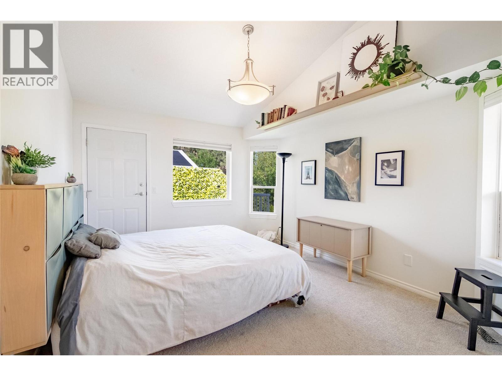 Picture for 2174 Sunview  Drive https://www.cirrealty.ca/reb/bc/6/10366286_15.jpg