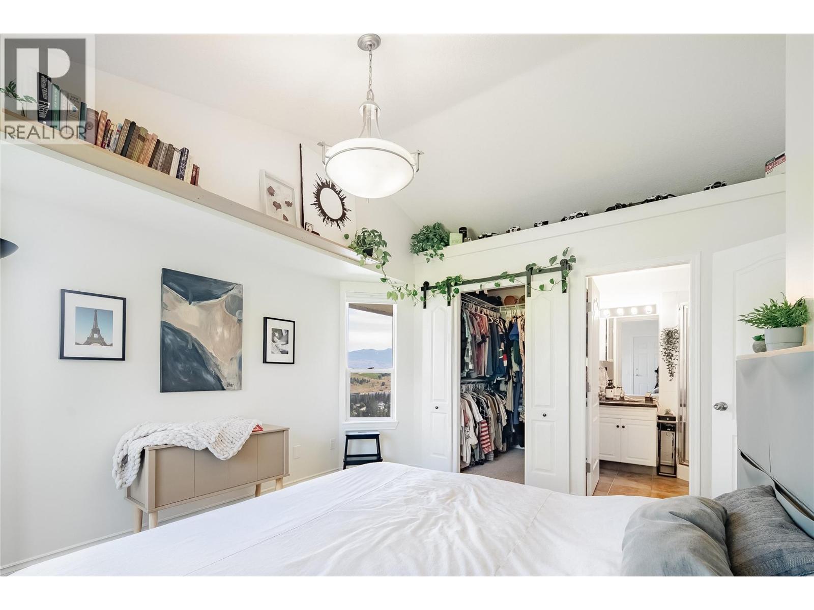 Picture for 2174 Sunview  Drive https://www.cirrealty.ca/reb/bc/6/10366286_16.jpg