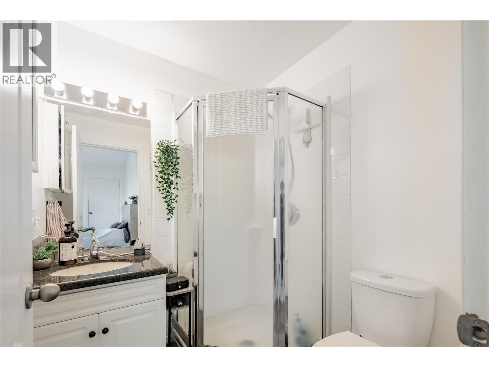 Picture for 2174 Sunview  Drive https://www.cirrealty.ca/reb/bc/6/10366286_18.jpg