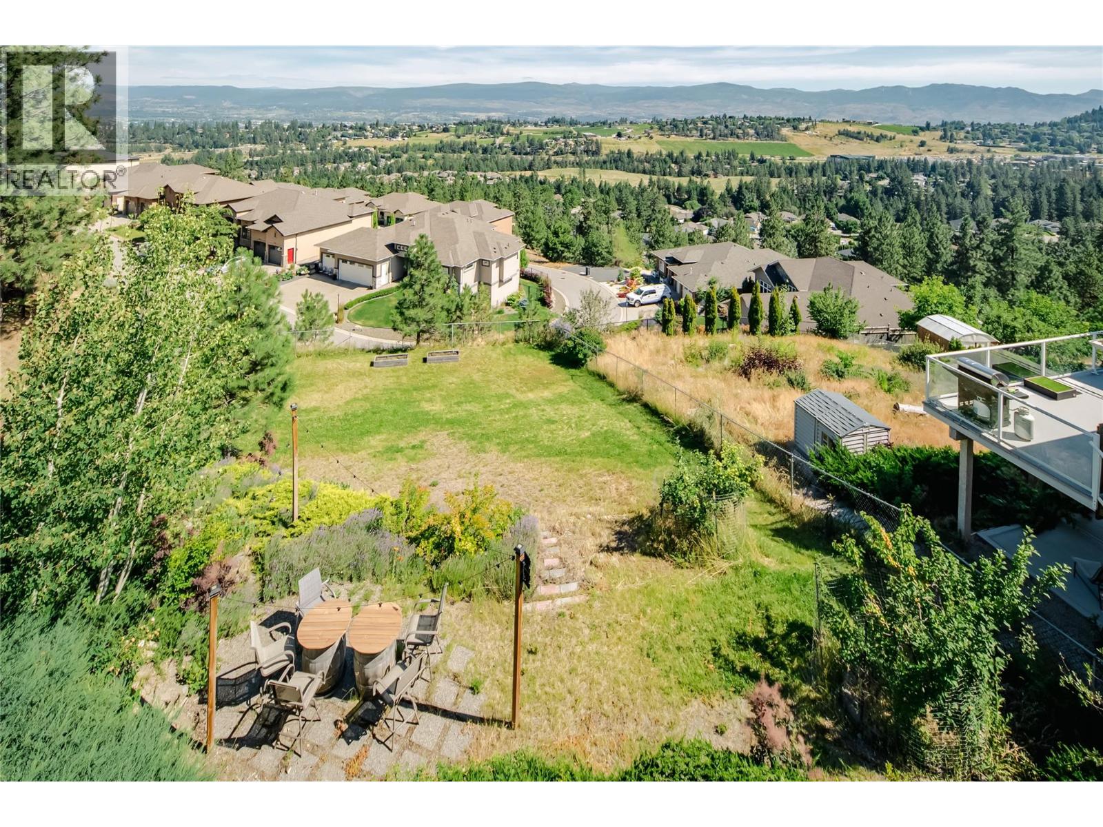 Picture for 2174 Sunview  Drive https://www.cirrealty.ca/reb/bc/6/10366286_21.jpg