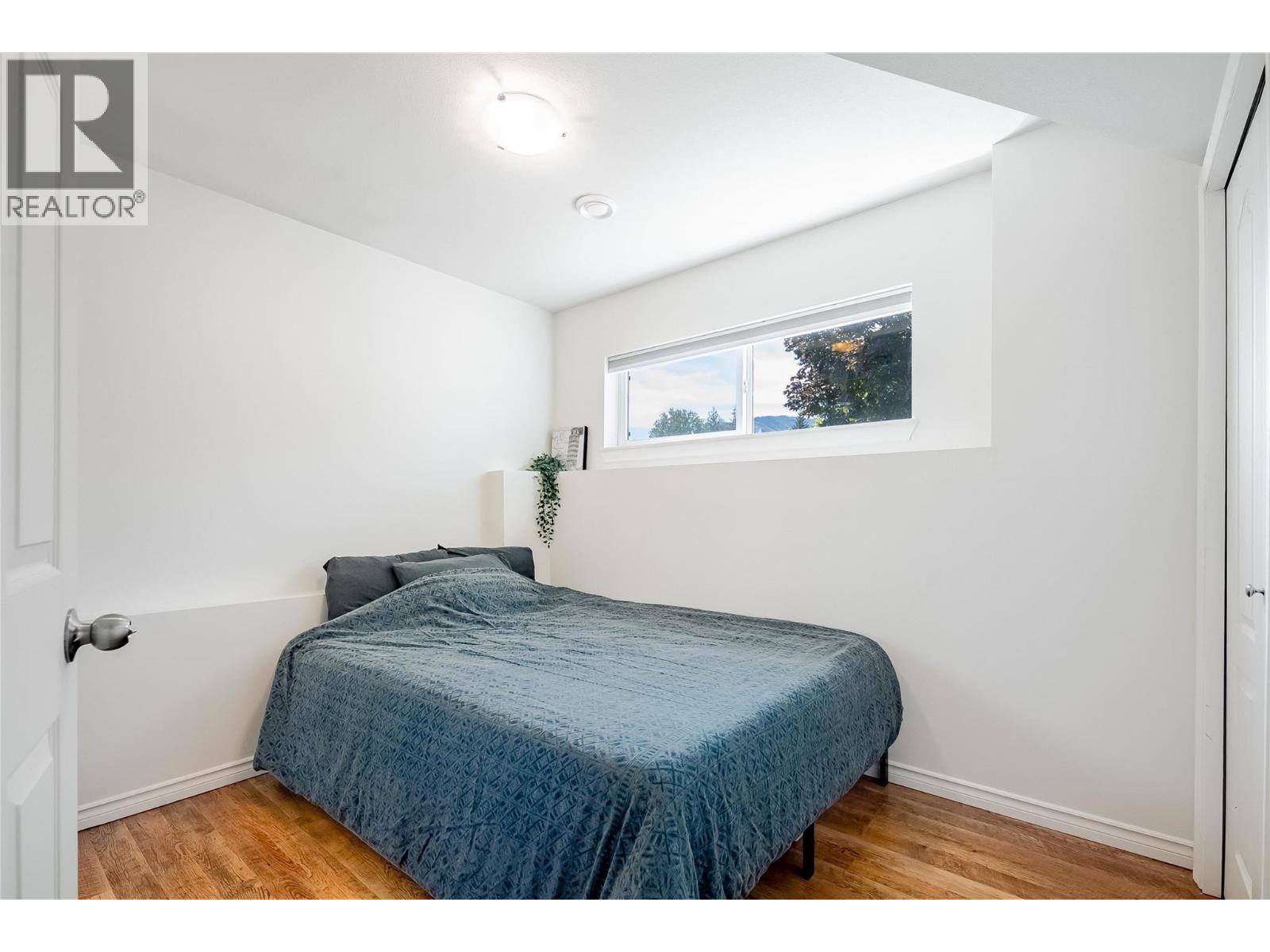 Picture for 2174 Sunview  Drive https://www.cirrealty.ca/reb/bc/6/10366286_24.jpg