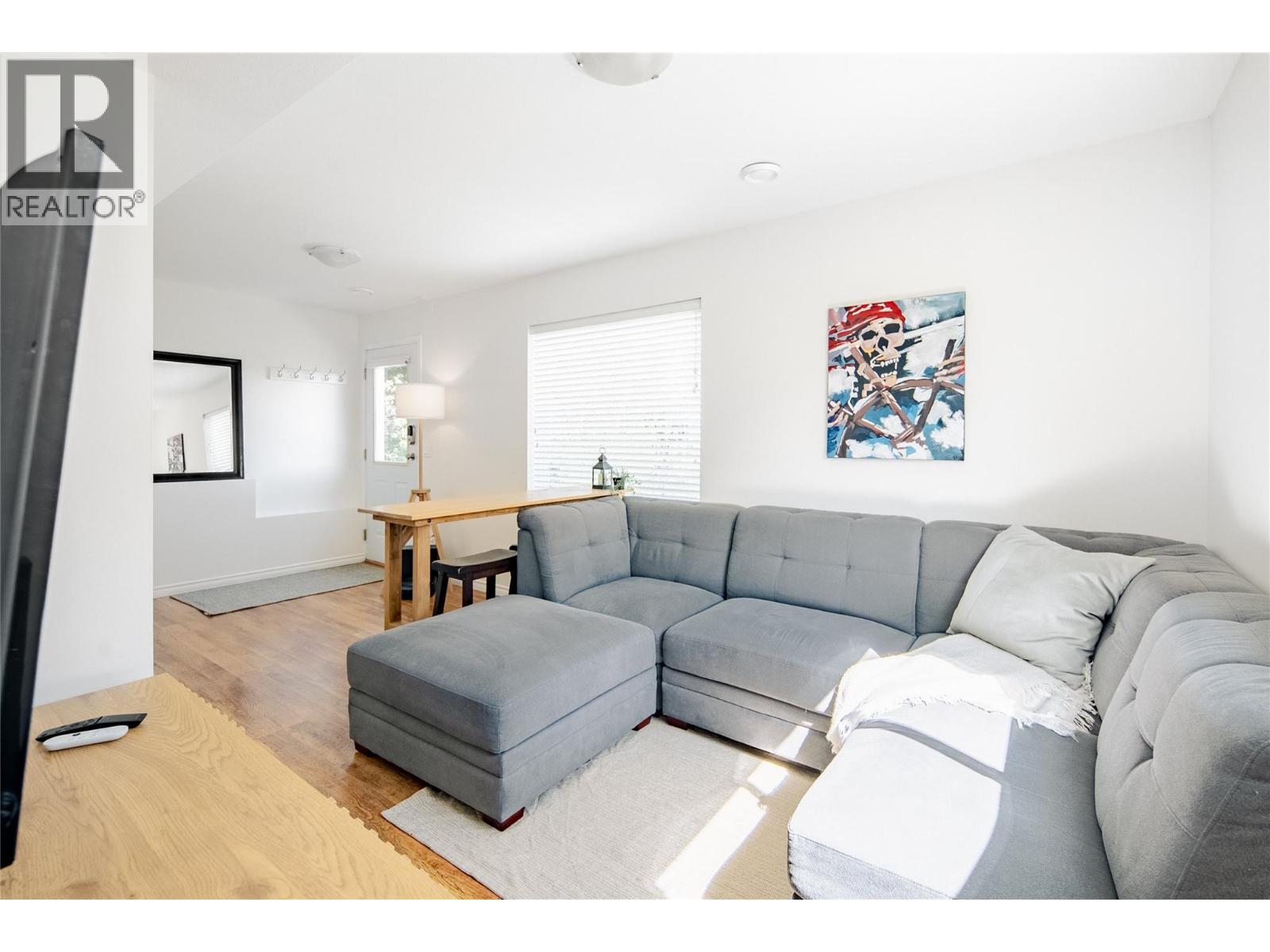 Picture for 2174 Sunview  Drive https://www.cirrealty.ca/reb/bc/6/10366286_28.jpg