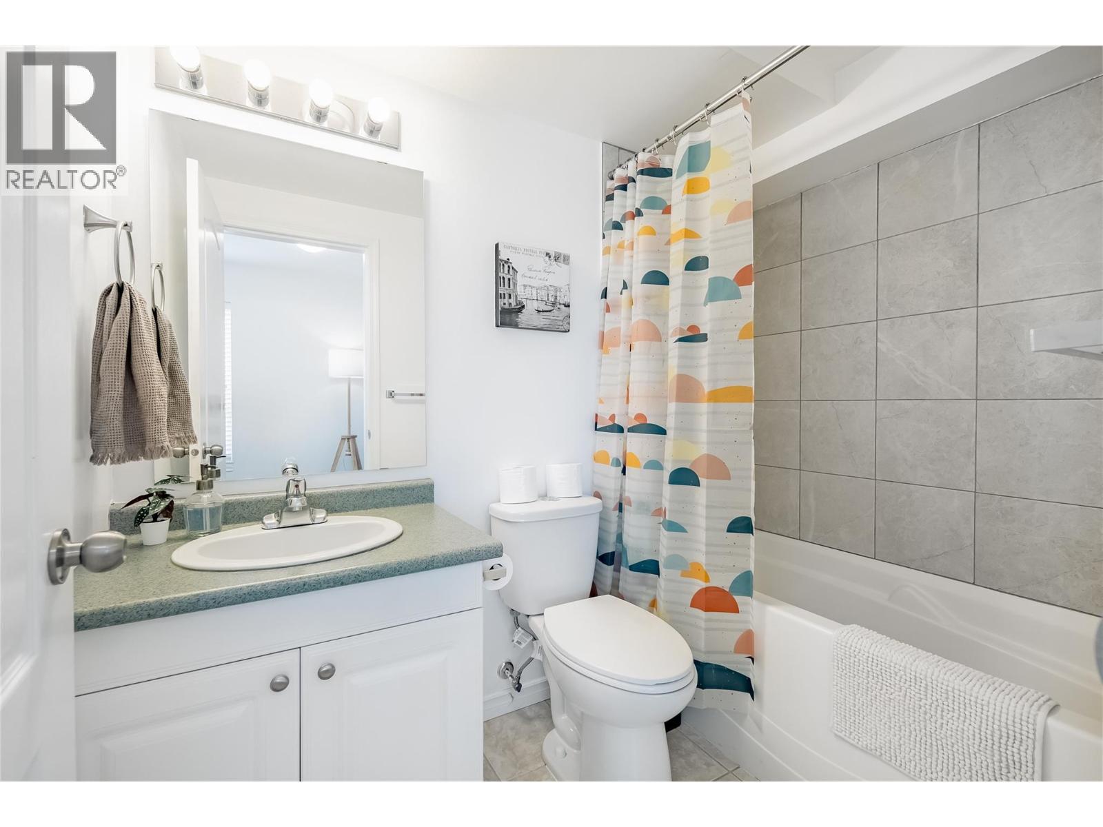 Picture for 2174 Sunview  Drive https://www.cirrealty.ca/reb/bc/6/10366286_30.jpg