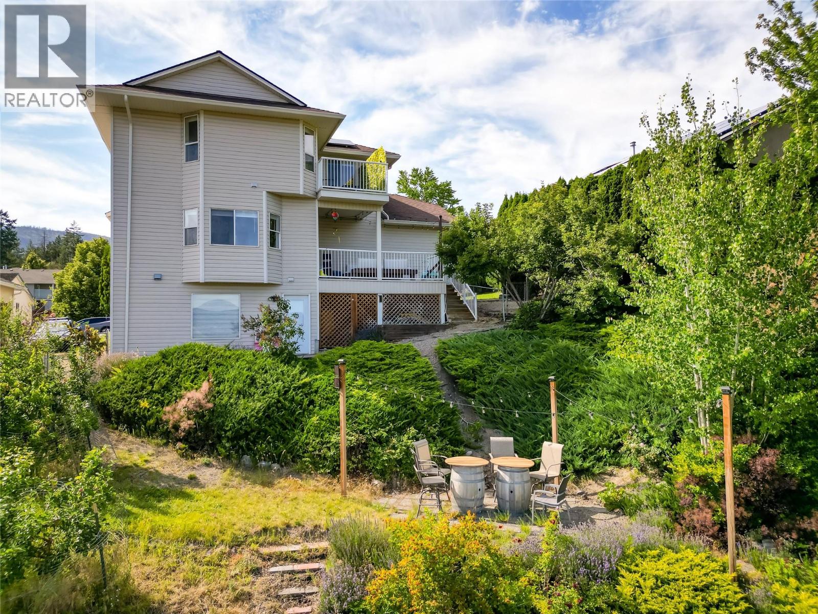 Picture for 2174 Sunview  Drive https://www.cirrealty.ca/reb/bc/6/10366286_38.jpg
