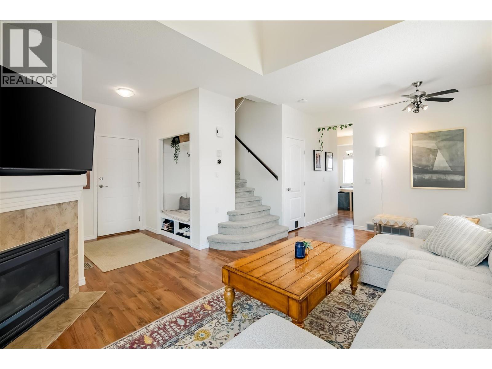 Picture for 2174 Sunview  Drive https://www.cirrealty.ca/reb/bc/6/10366286_5.jpg
