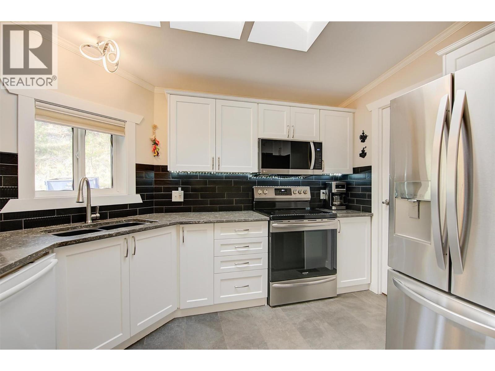 Picture for Unit #80, 1750 Lenz  Road https://www.cirrealty.ca/reb/bc/6/10366386_15.jpg