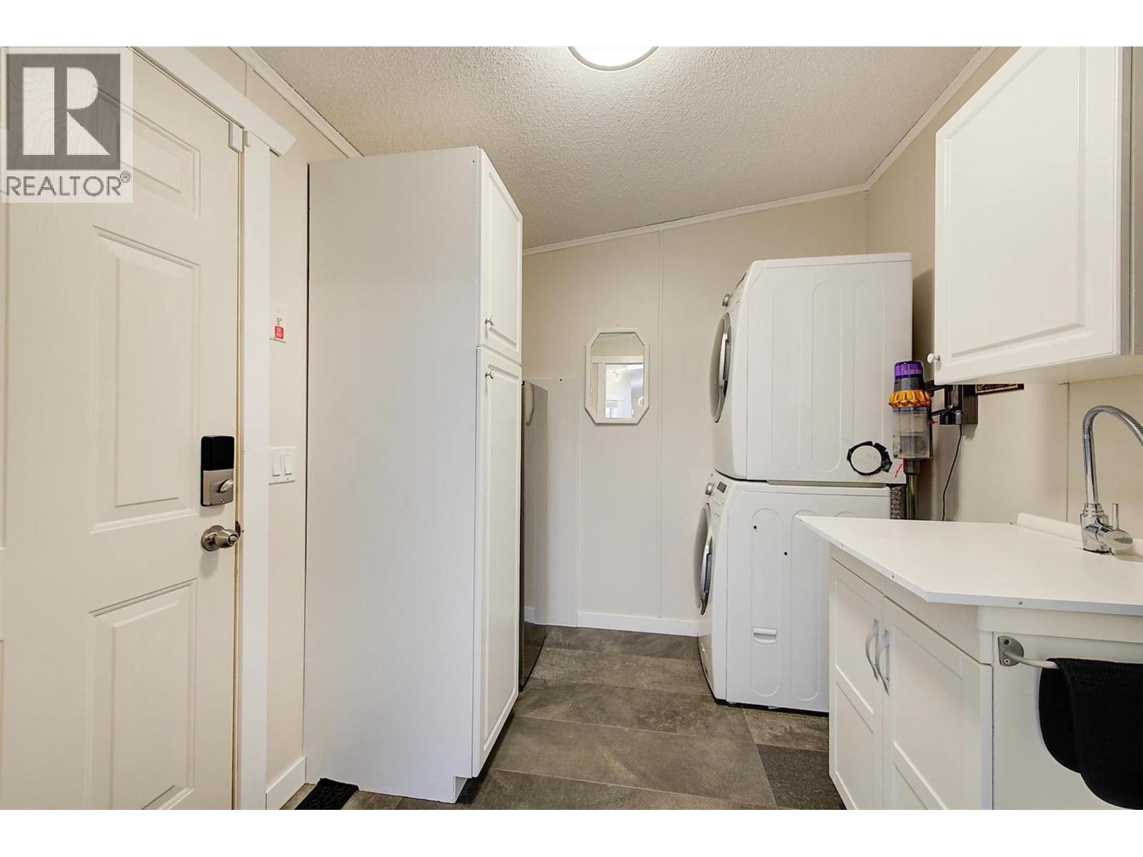 Picture for Unit #80, 1750 Lenz  Road https://www.cirrealty.ca/reb/bc/6/10366386_17.jpg