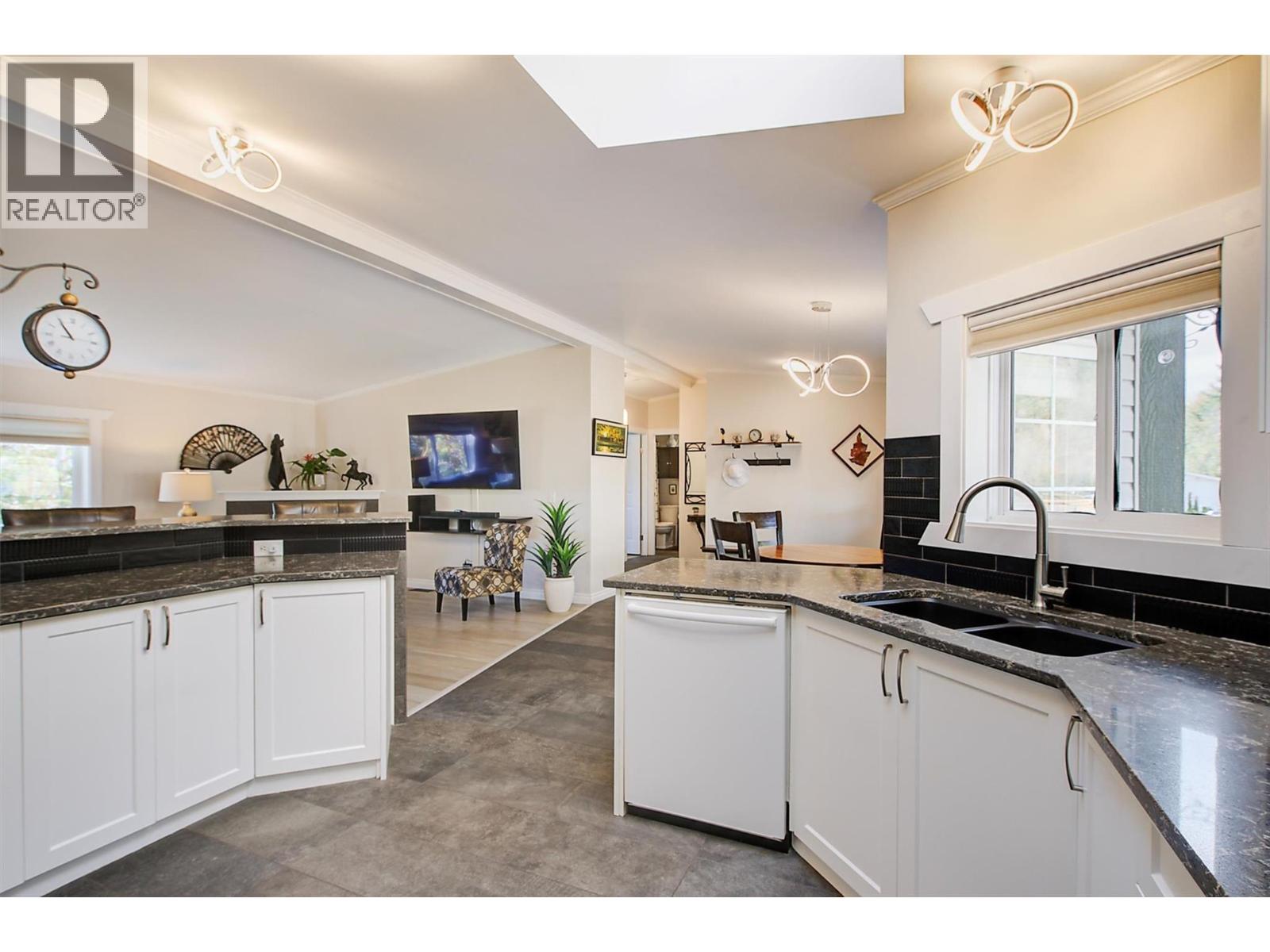 Picture for Unit #80, 1750 Lenz  Road https://www.cirrealty.ca/reb/bc/6/10366386_19.jpg