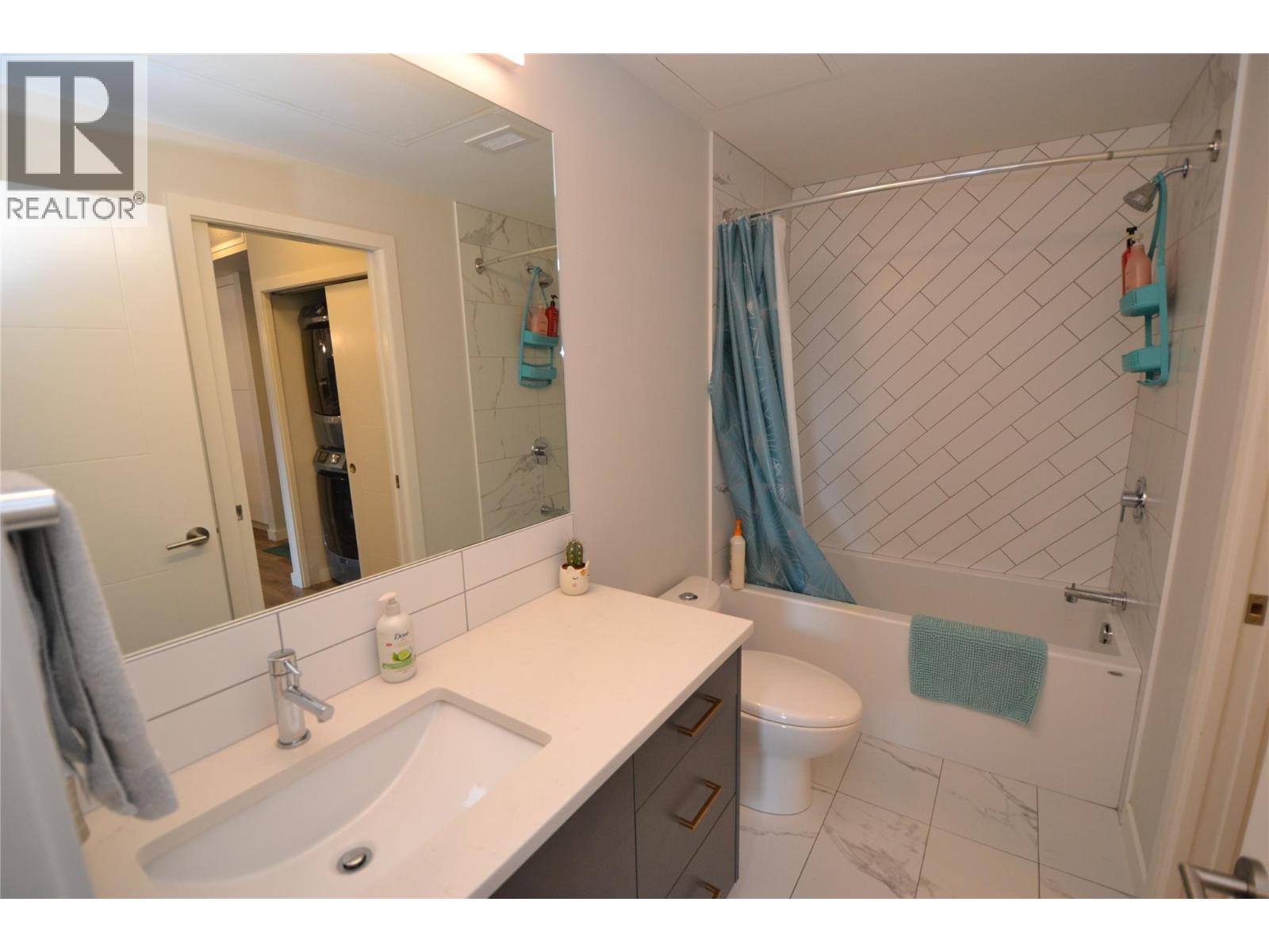 Picture for Unit #209, 1215 St Paul  Street https://www.cirrealty.ca/reb/bc/6/10366546_13.jpg