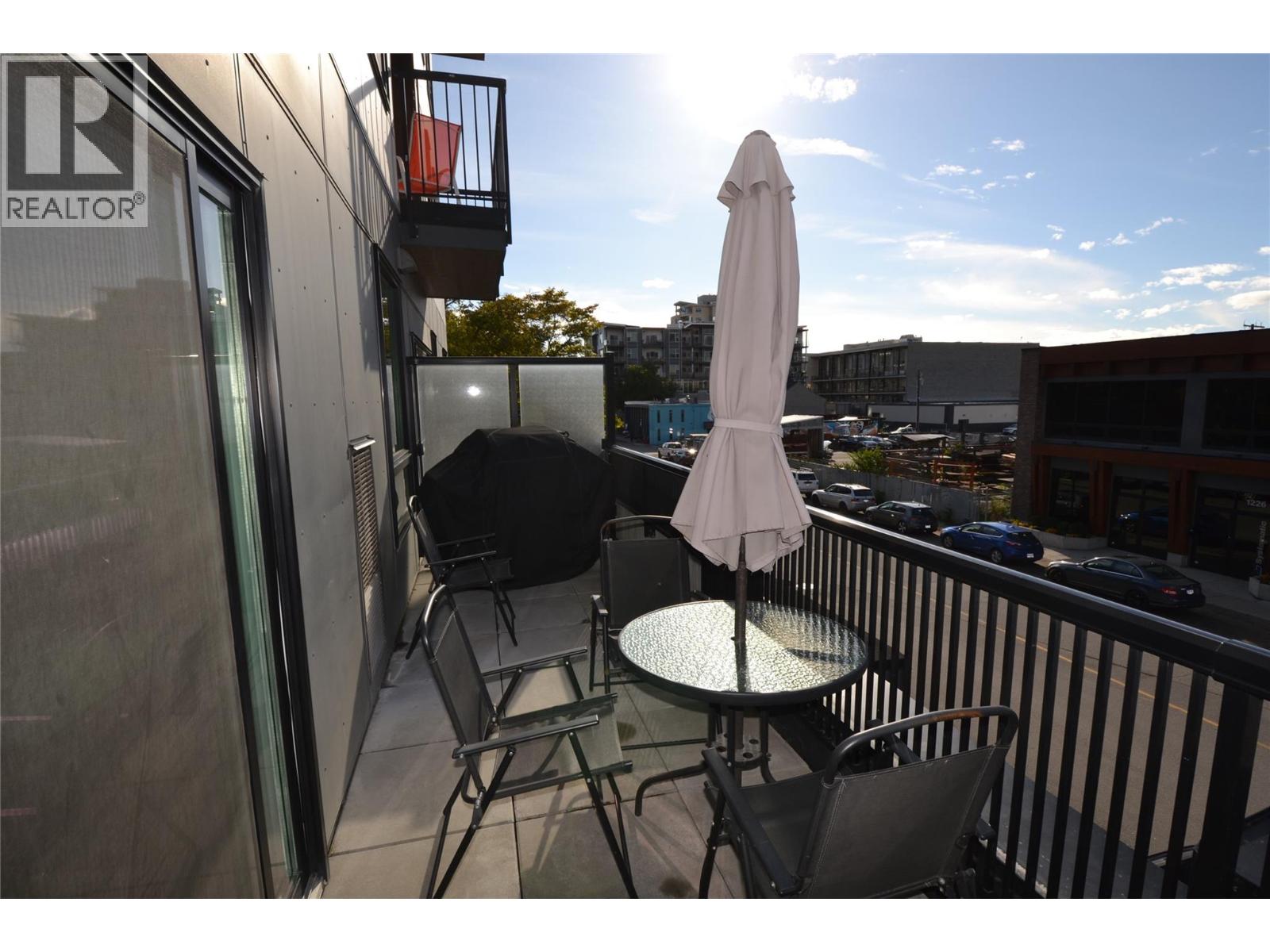 Picture for Unit #209, 1215 St Paul  Street https://www.cirrealty.ca/reb/bc/6/10366546_14.jpg