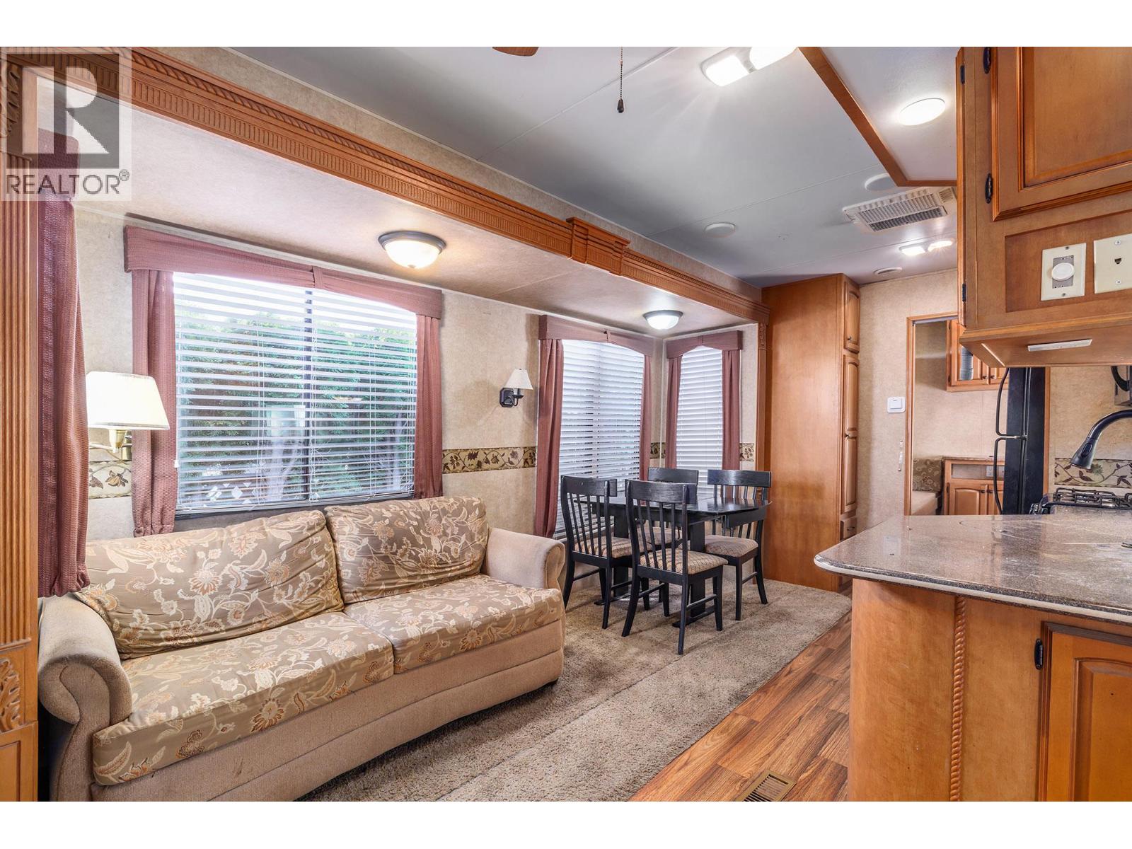 Picture for Unit #600, 415 COMMONWEALTH  Road