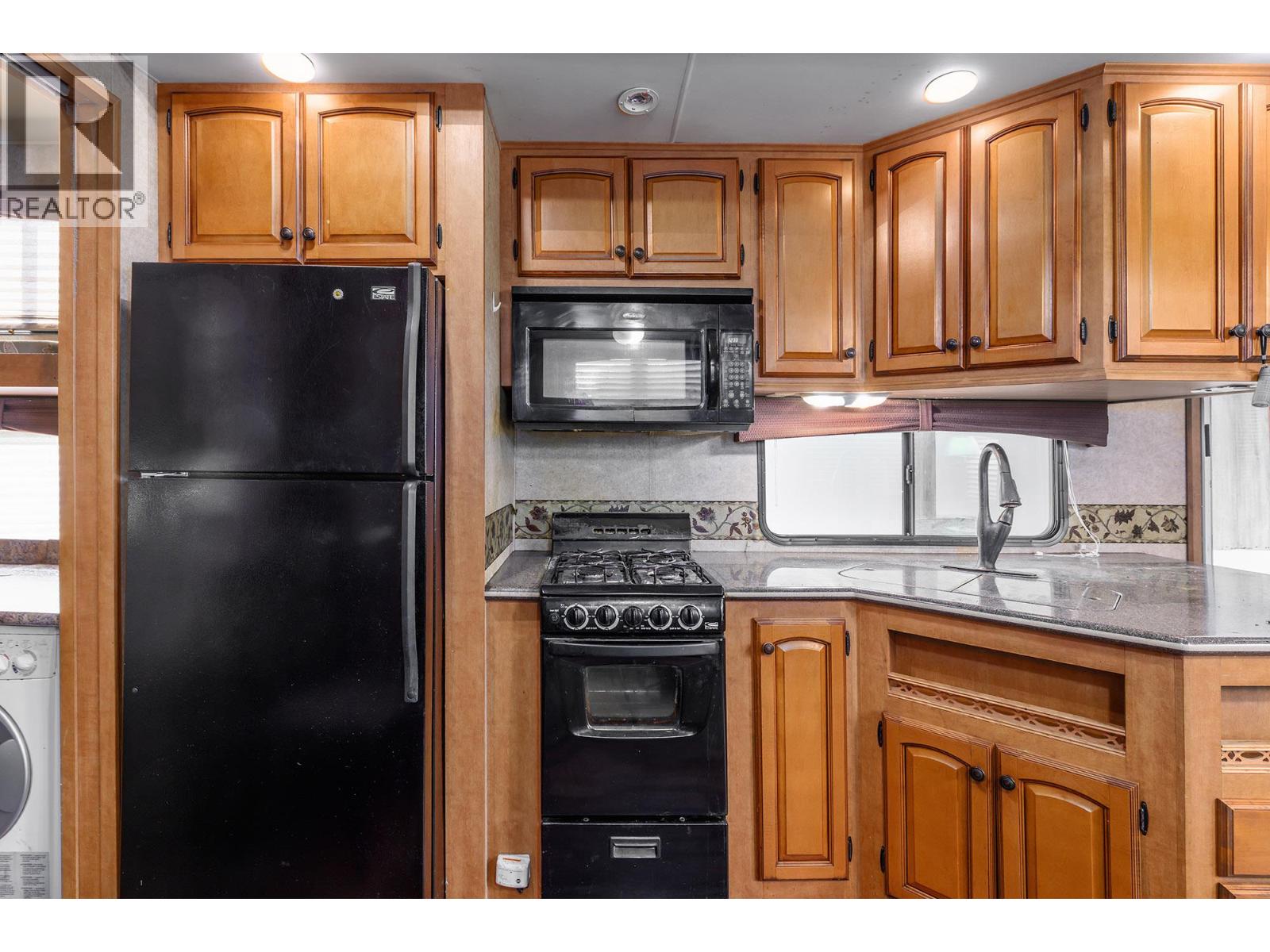 Picture for Unit #600, 415 COMMONWEALTH  Road